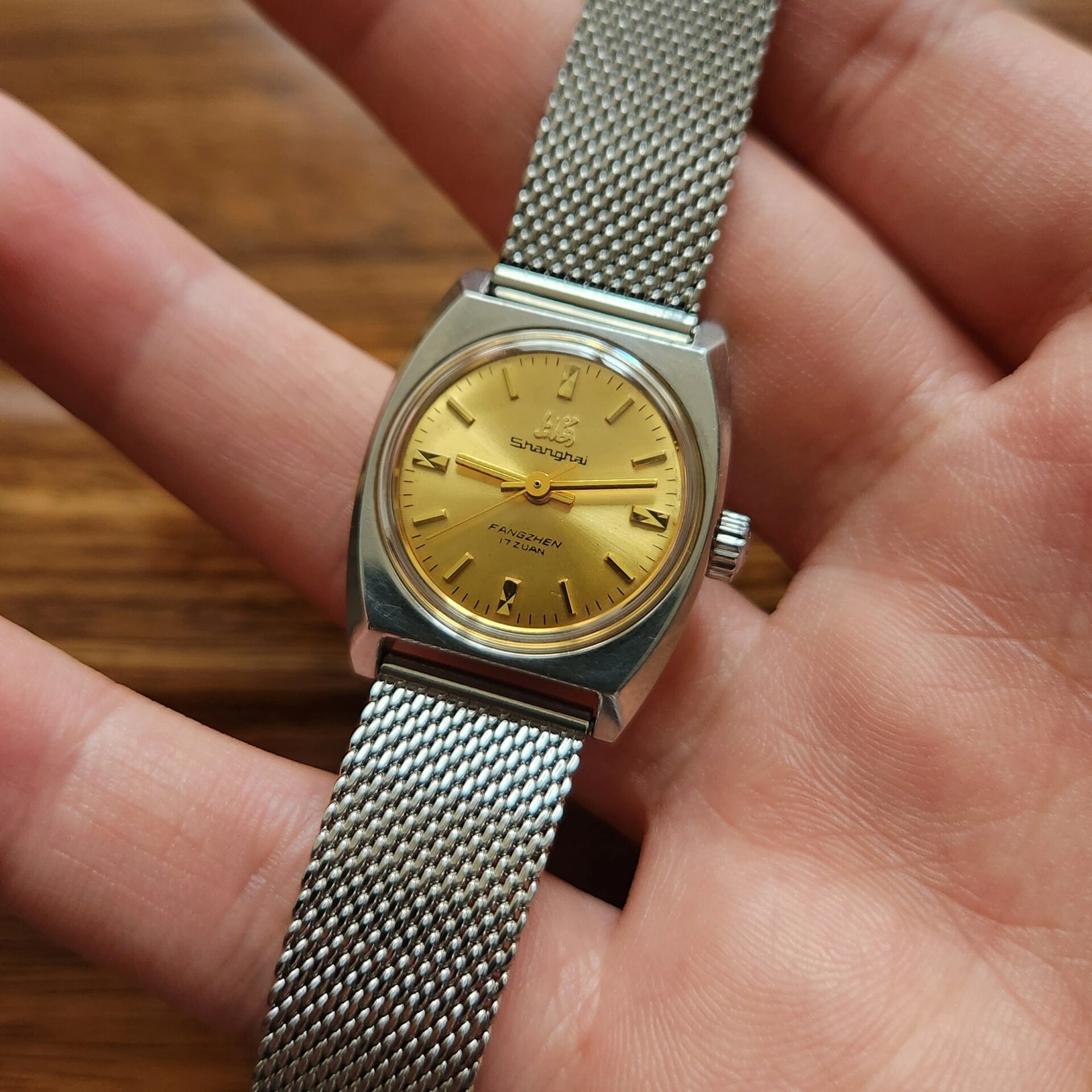 老上海5520小女表 80年代初期生产,少见金色盘面,尺寸24mm,表头全原装