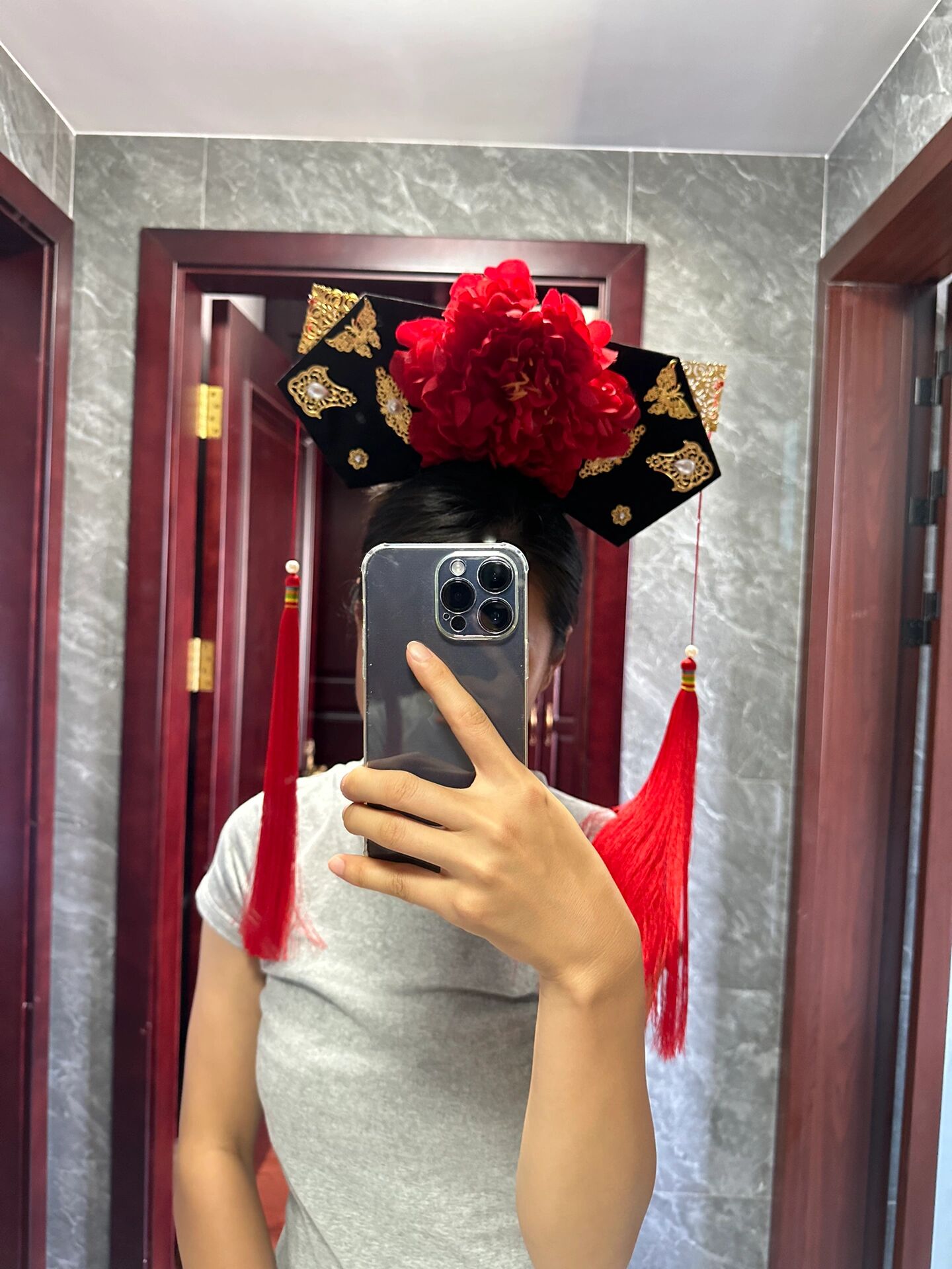 马上下单就买了个,圆了小时候一直看还珠格格的旗头想带的梦想,哈哈