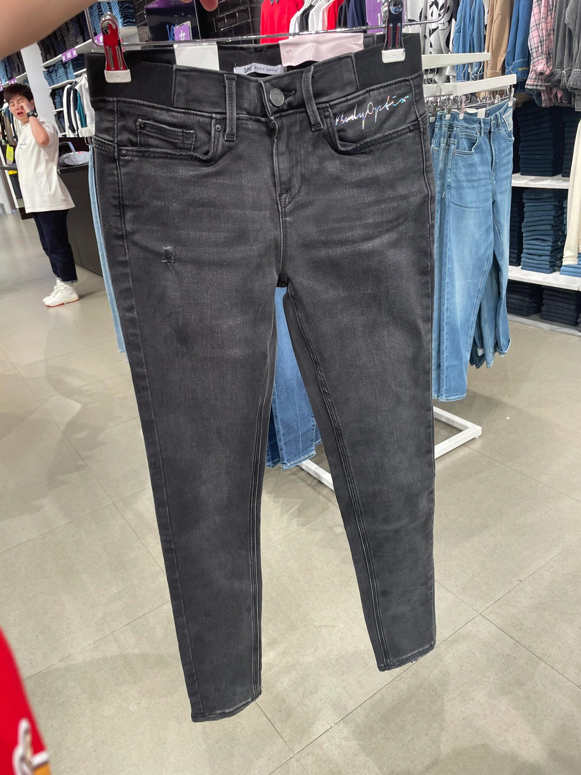 lee女士牛仔裤一口价299,5款