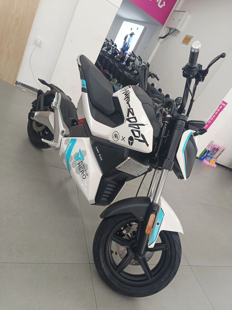 爱玛王炸款:78estarpro战队同款车造梦者78 顾客小姐姐预订款终于