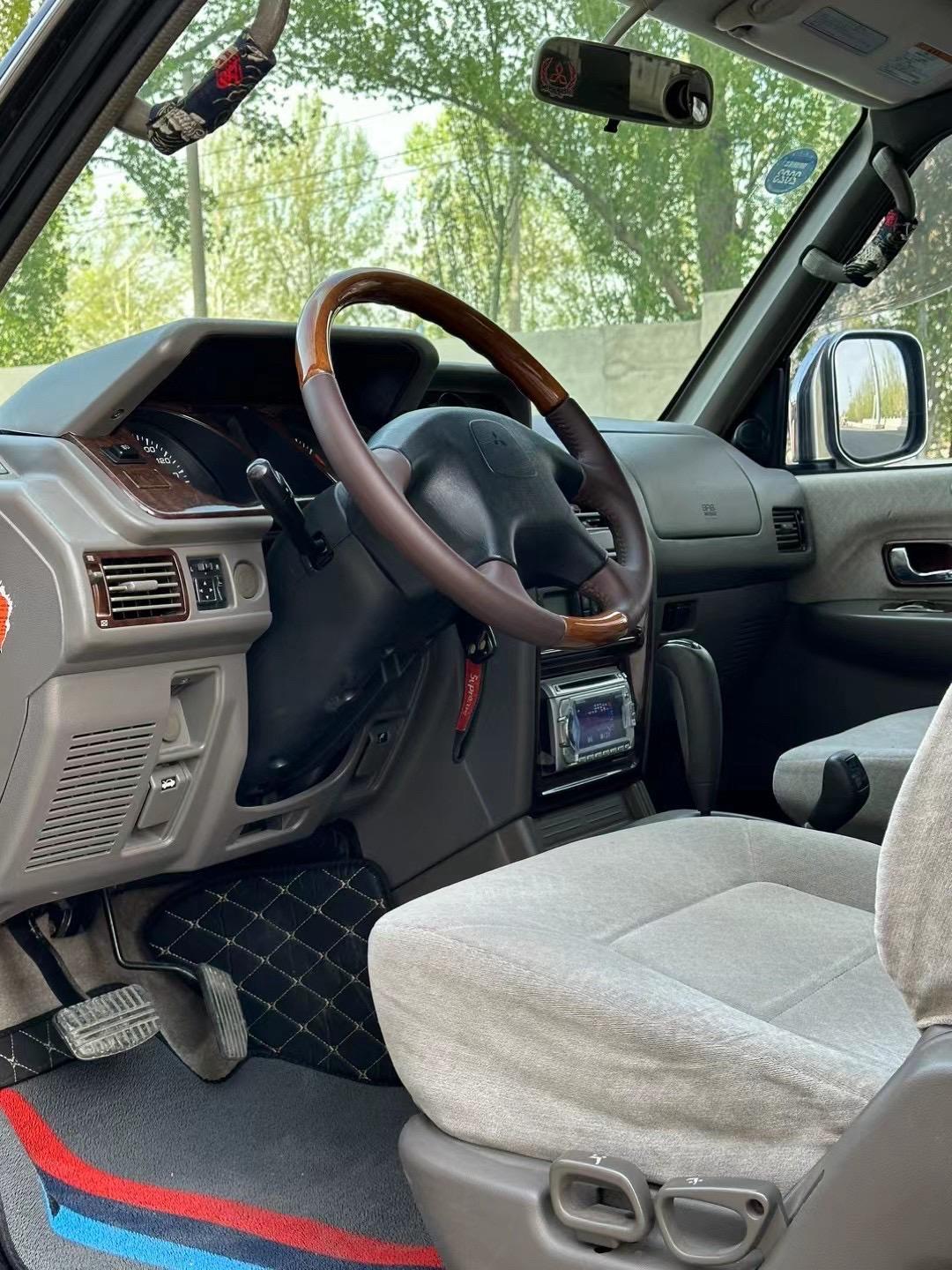 三菱帕杰罗v45本土版3