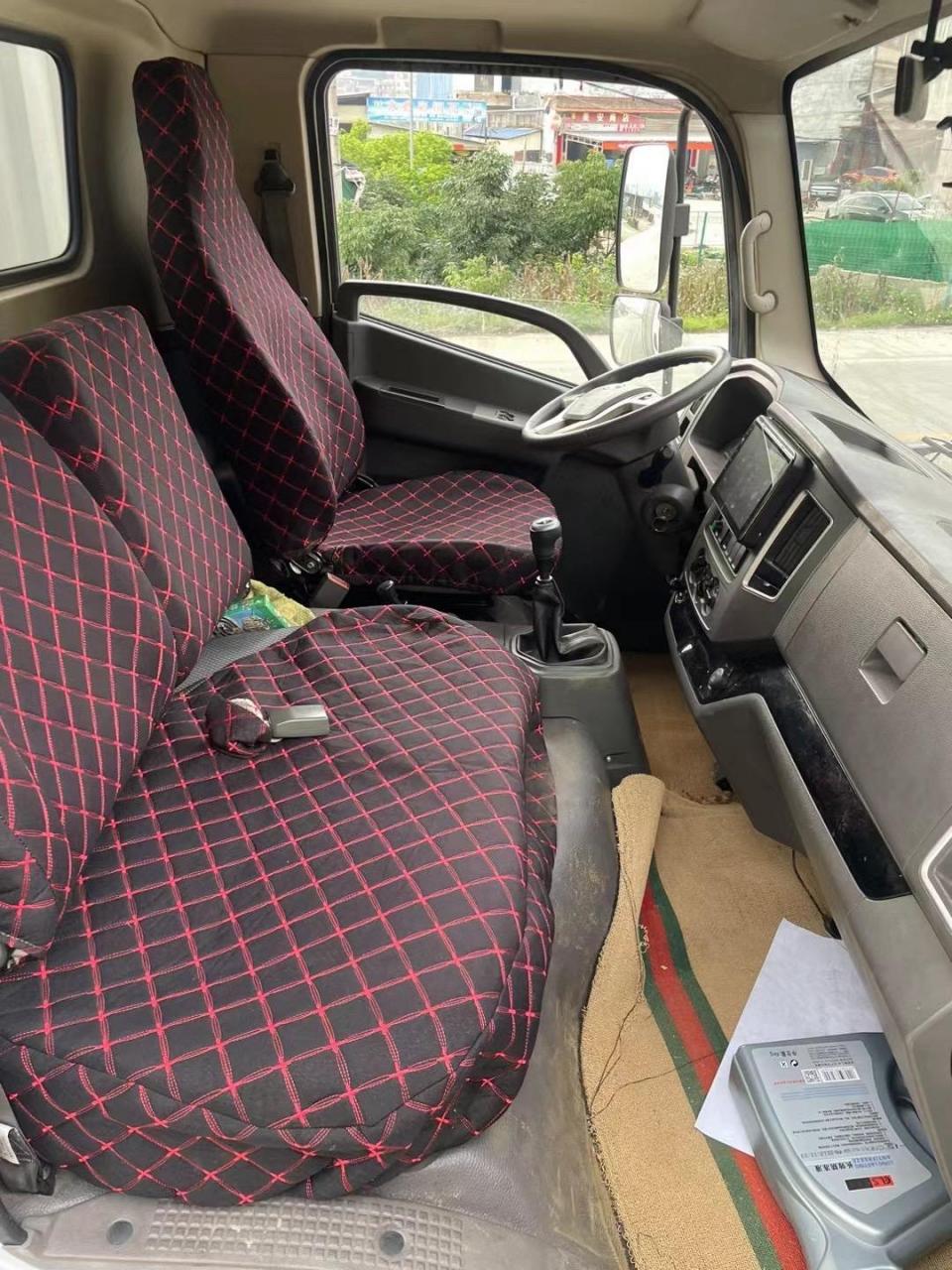 20年现代泓图4米2  宽2.4 高栏货车 6档 145马力