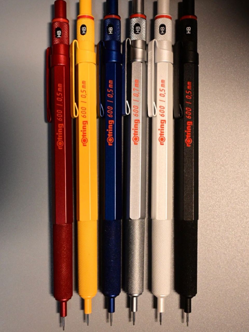 红环600限定黄色 本来还有点犹豫,到手一瞧,真好看呀哈哈哈,然后没