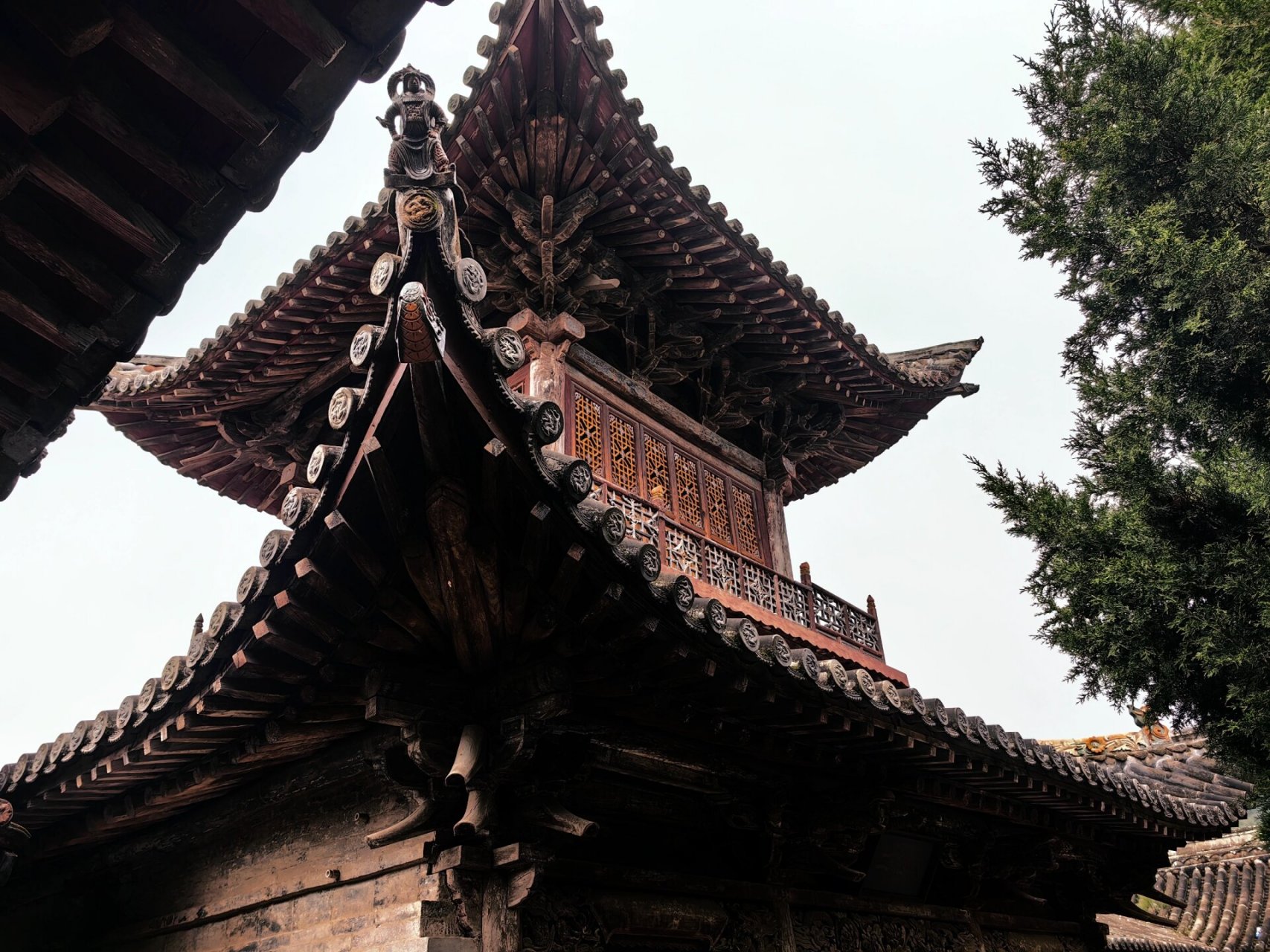 曲经通幽又触目惊魂之九天圣母庙 驱车雨中蜿蜒曲折薄雾轻纱的山路总