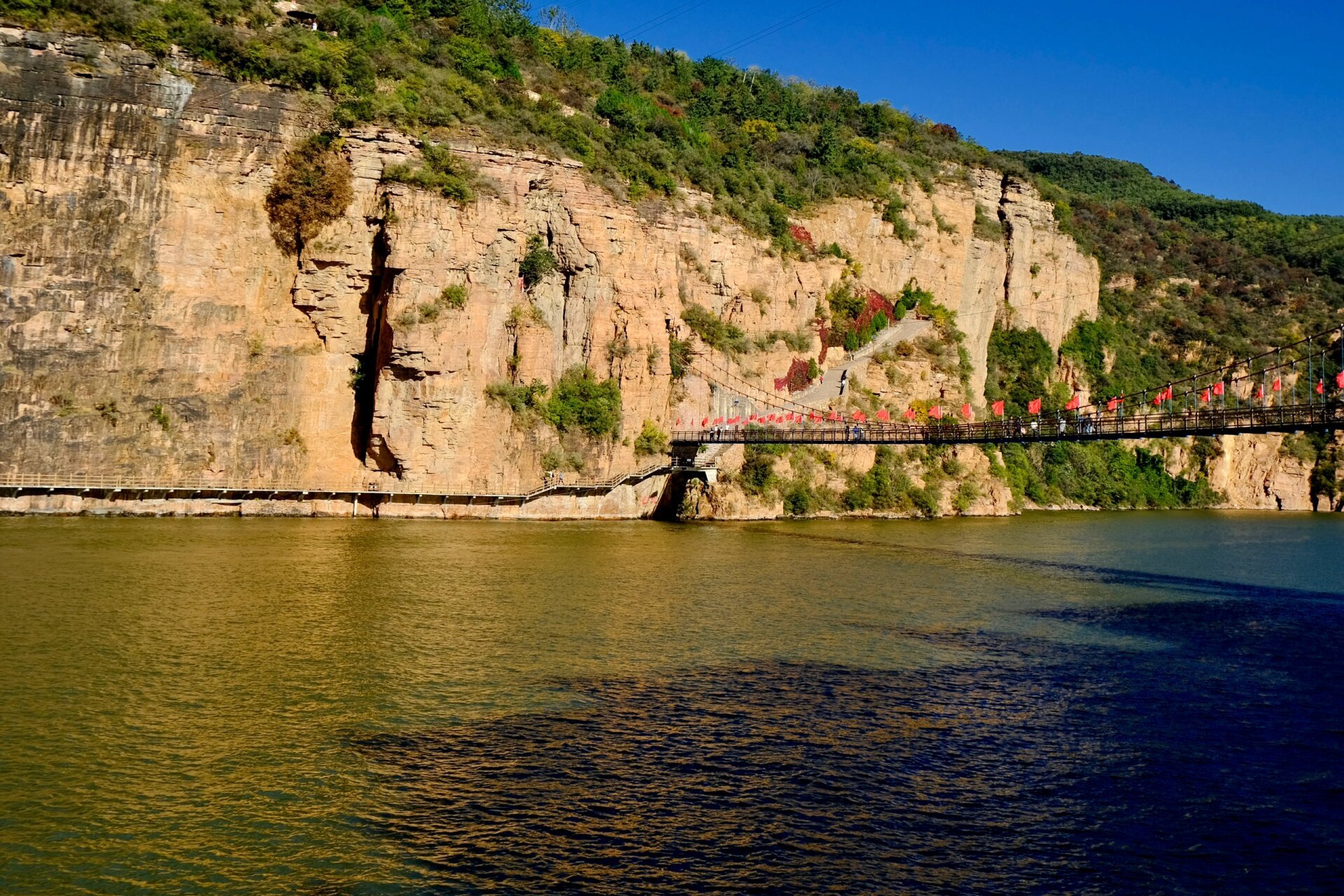 邯郸市 武安市 西北部山区的口上村北,亦称 口上水库 ,京娘湖有"太行