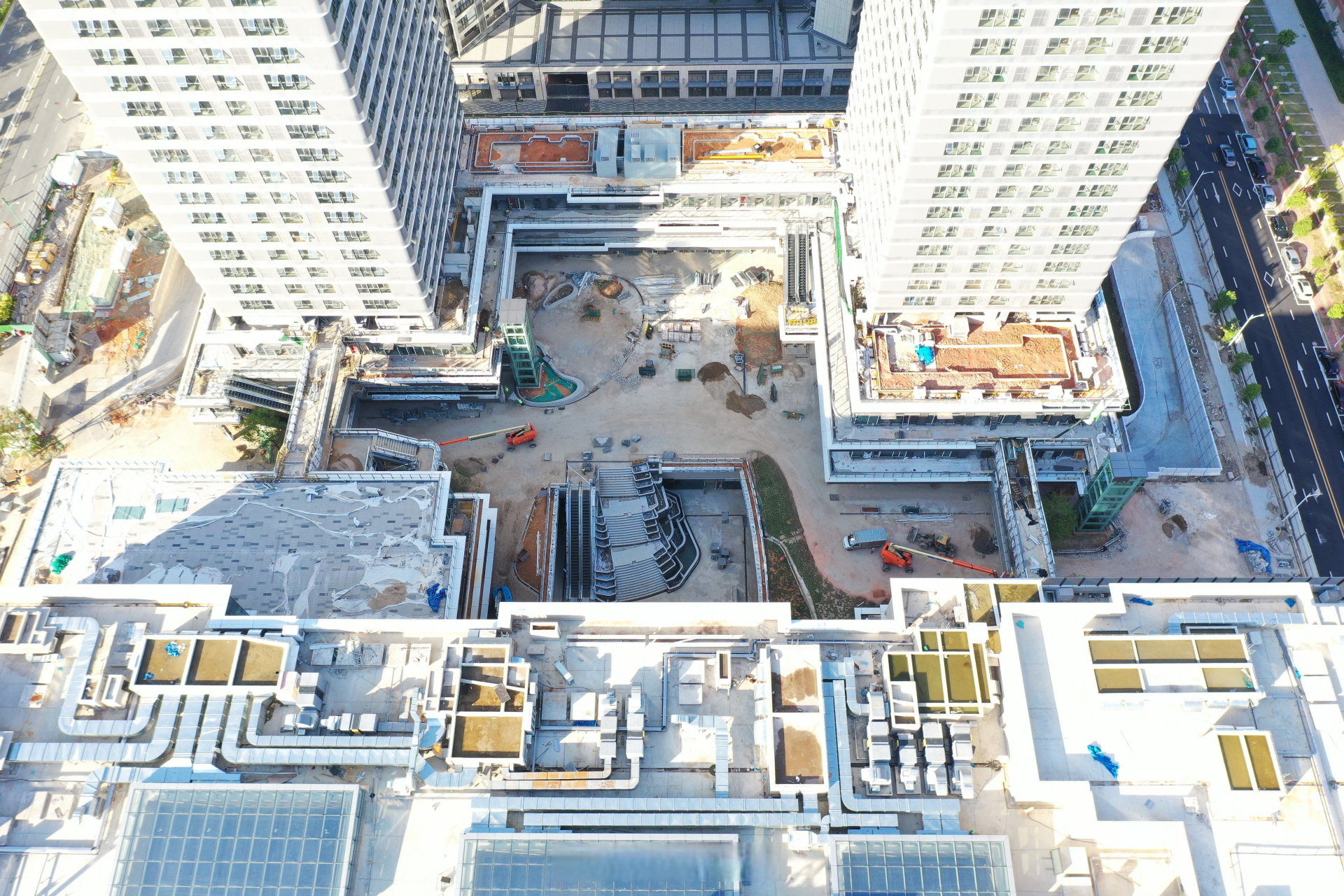 城视汕头# 汕头东海岸新城万象汇,电箱(三尊"老爷")已搬迁[太开腯]