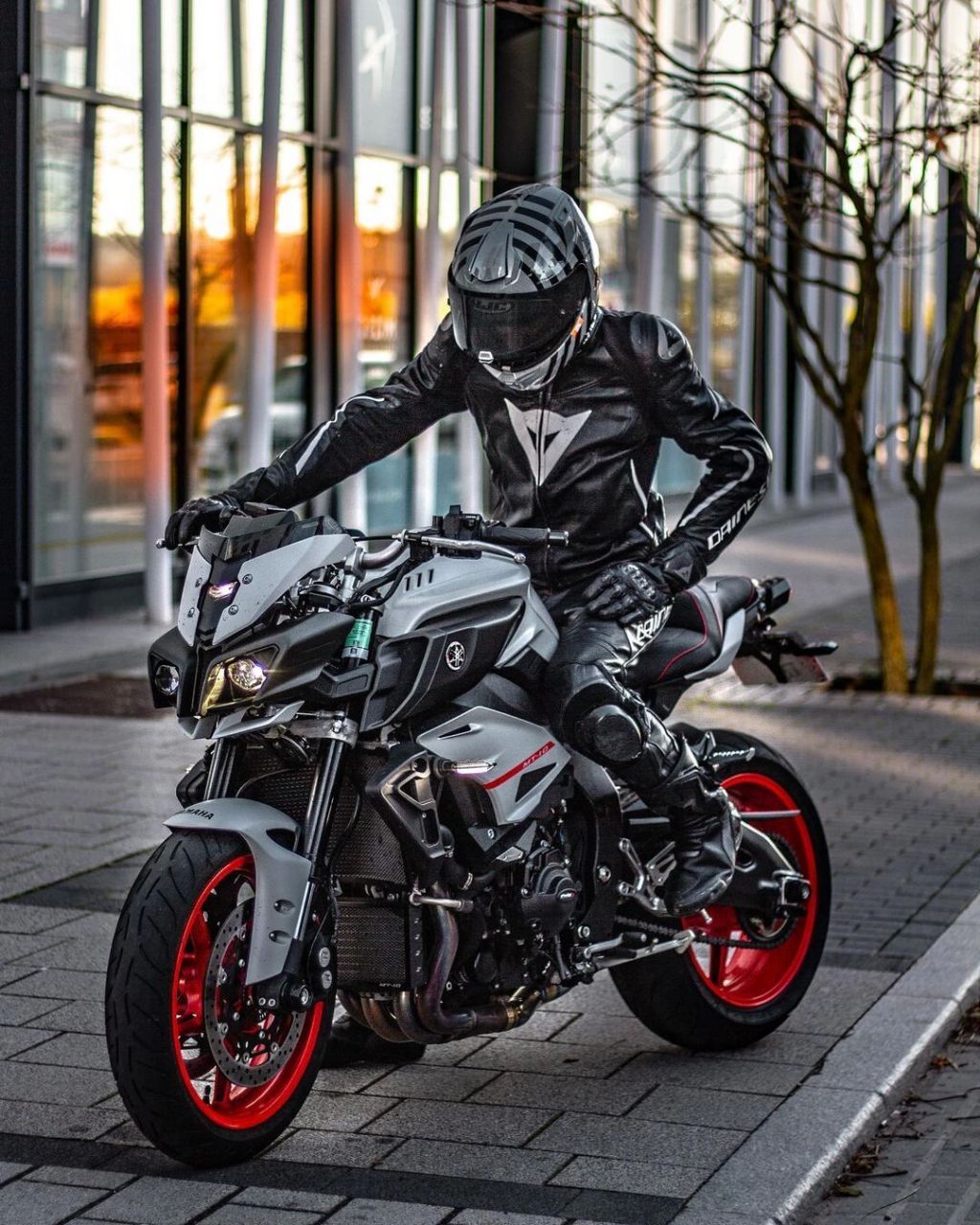 雅马哈mt-10          外星人mt-10 99