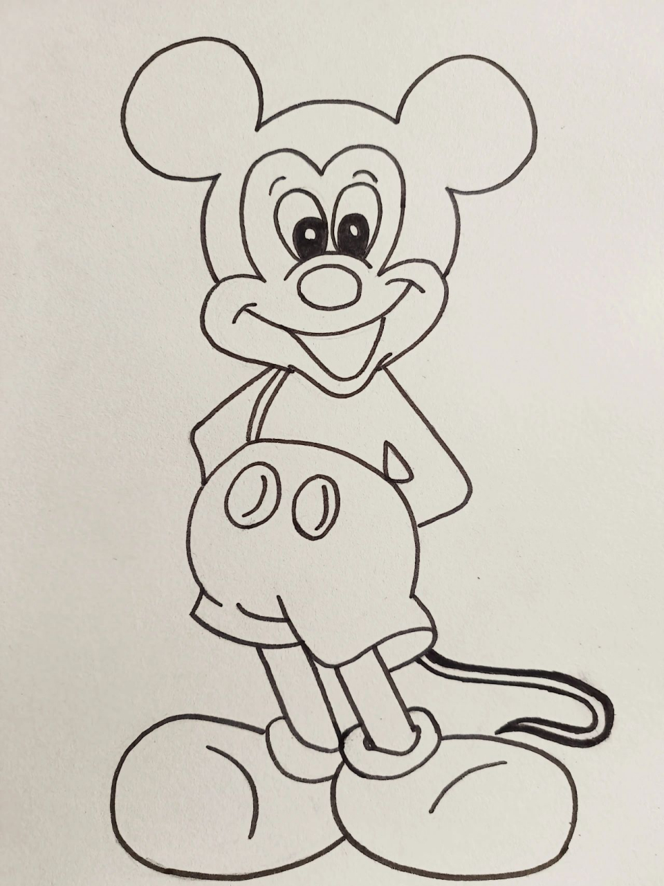 米老鼠简笔画(含教程) 以前最喜欢看的就是米老鼠了