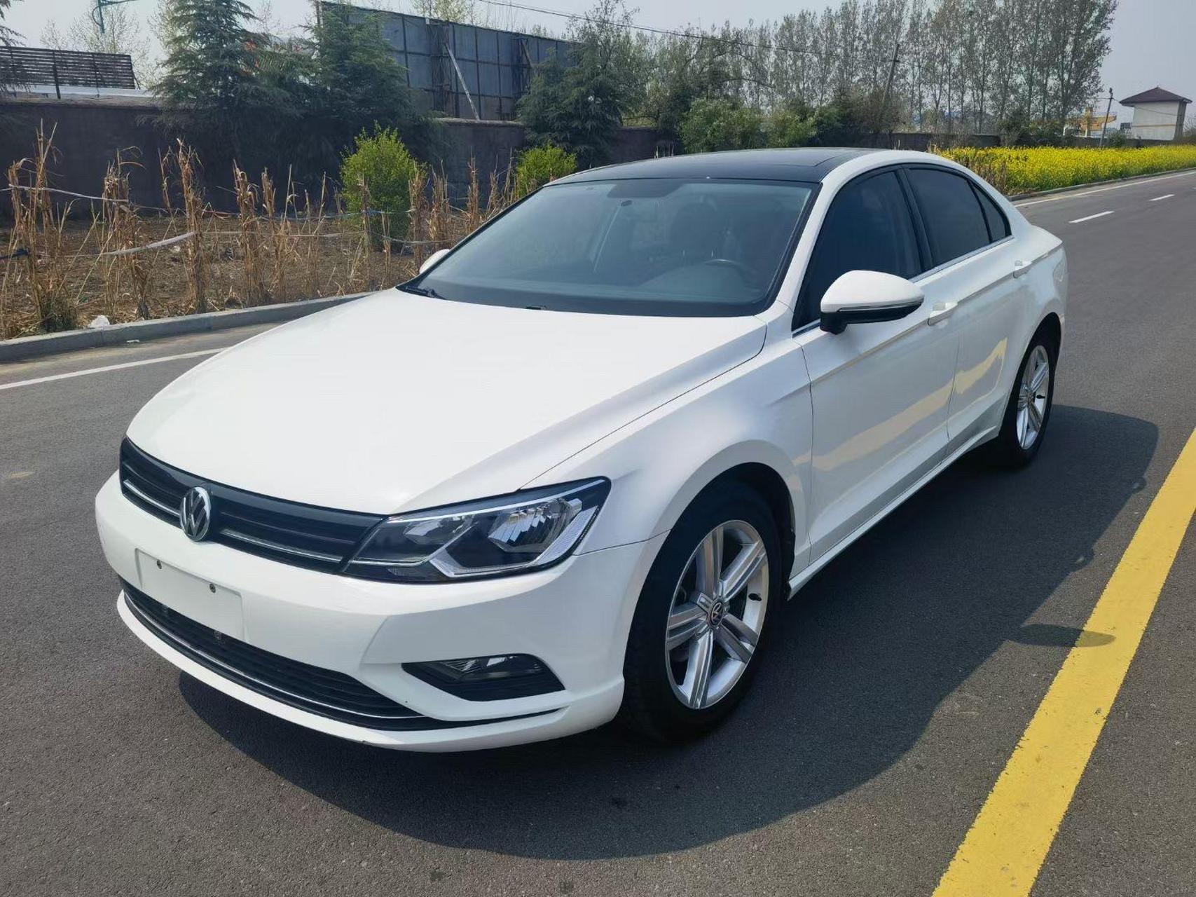 刚刚拿下2016年大众凌渡,1.4t排量280高功率,高配带大天窗,新车18.