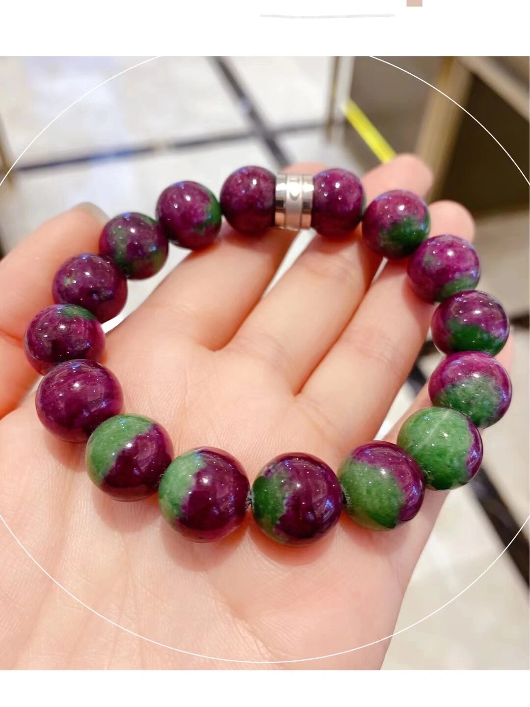 红绿宝对应心轮可强化生命力,能够增加人的勇气,使人自信强大,并增进