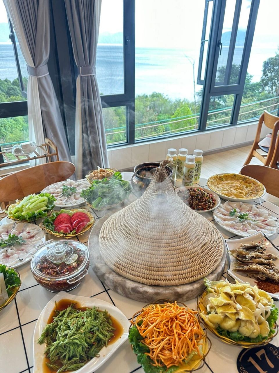 来澄江 抚仙湖玩 真的不要错过这家石锅鱼!