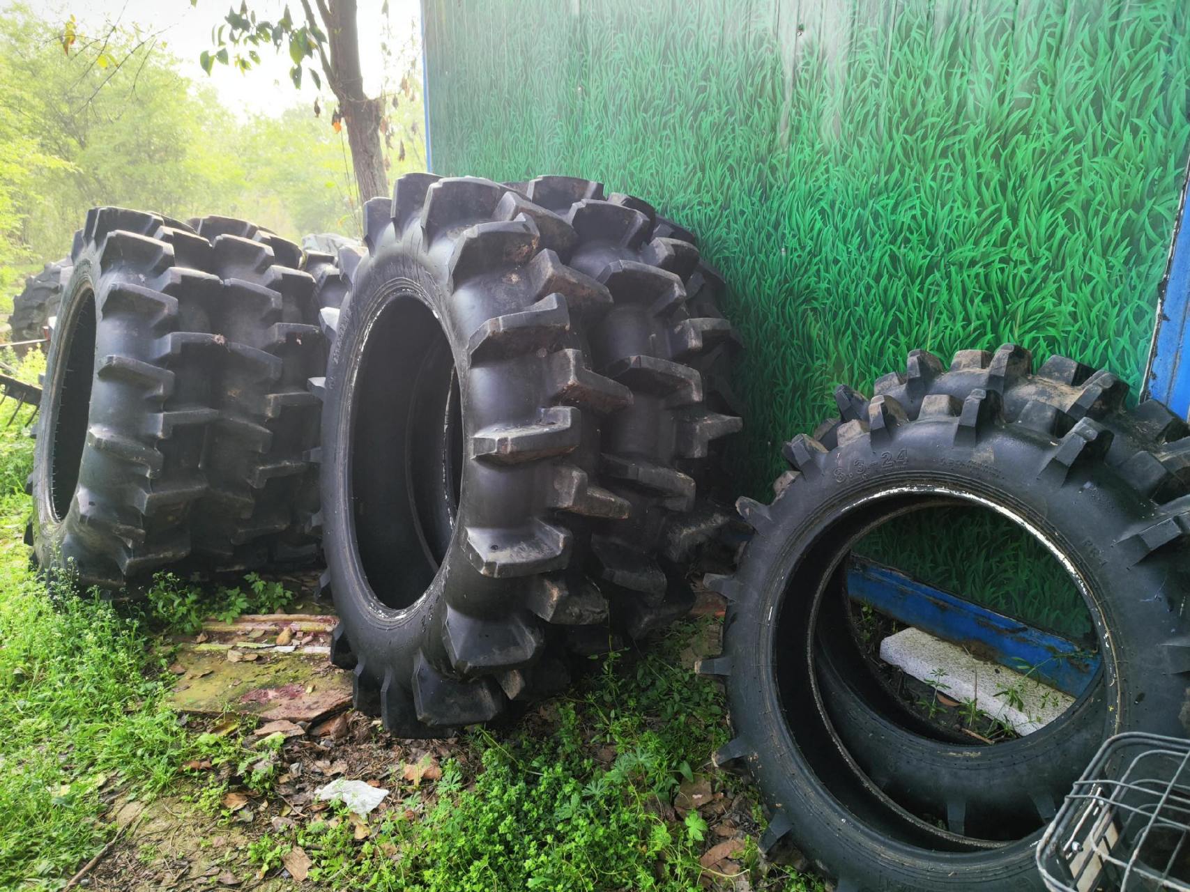 水田轮胎11一32,8.3一24