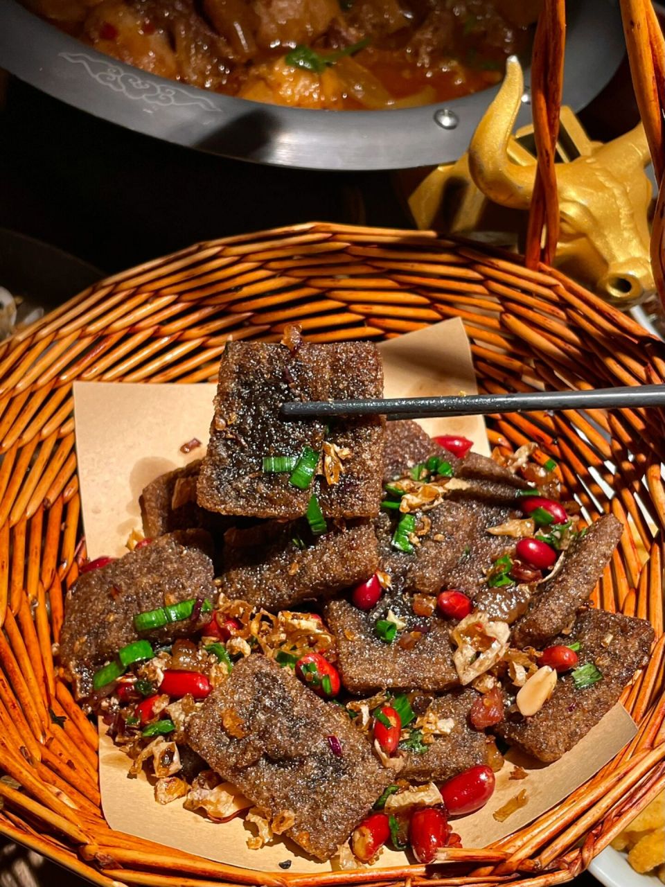 1的土家菜05又香又糯的蕨粑好吃晕!