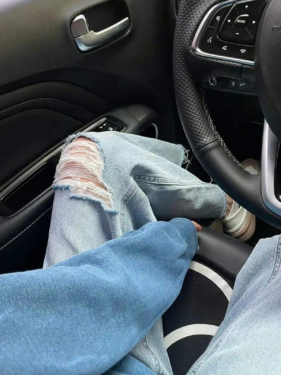 适合开车时发的文案,享受这份安静 1.