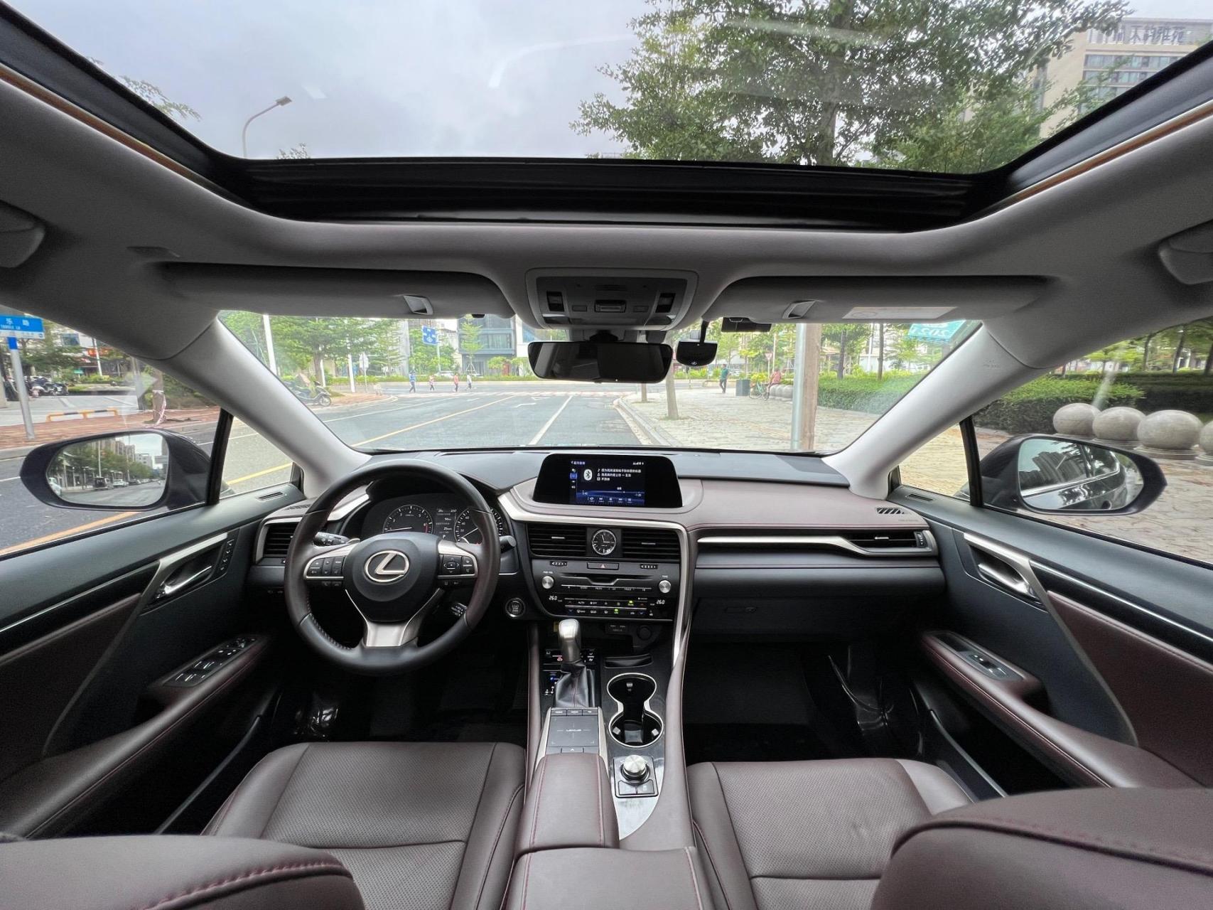 8万可议价.2021年6月雷克萨斯rx300四驱典雅版 行驶1.6万公里 2.