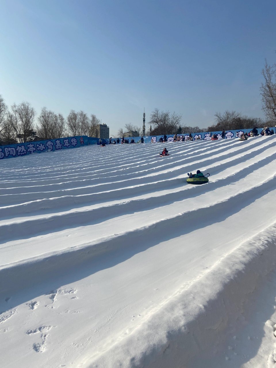 御龙河公园冰雪嘉年华图片