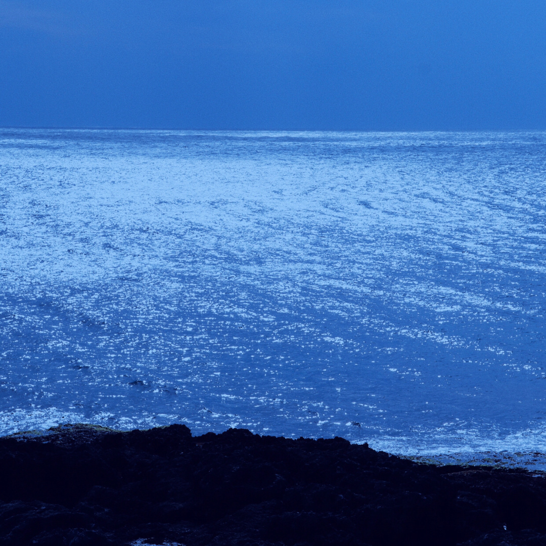 颗粒: 3 以后还会不定期更新调色教程鸥呒陡蓝色背景图忧郁蓝蓝色