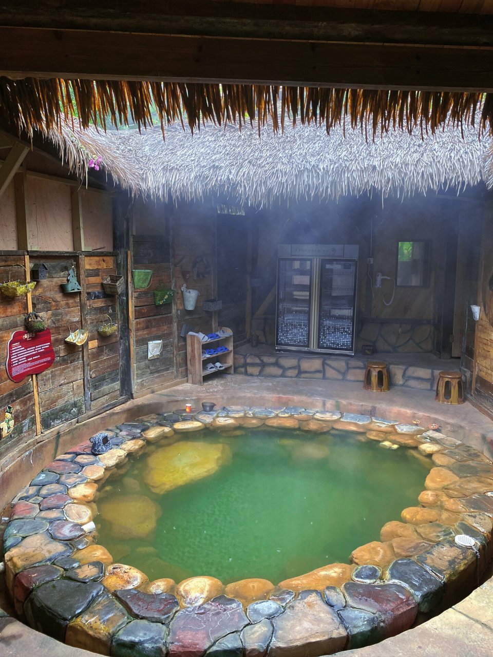 梅州的最后一站 来到了兴宁市叶塘镇的逍遥谷 来的路上还途径了几家