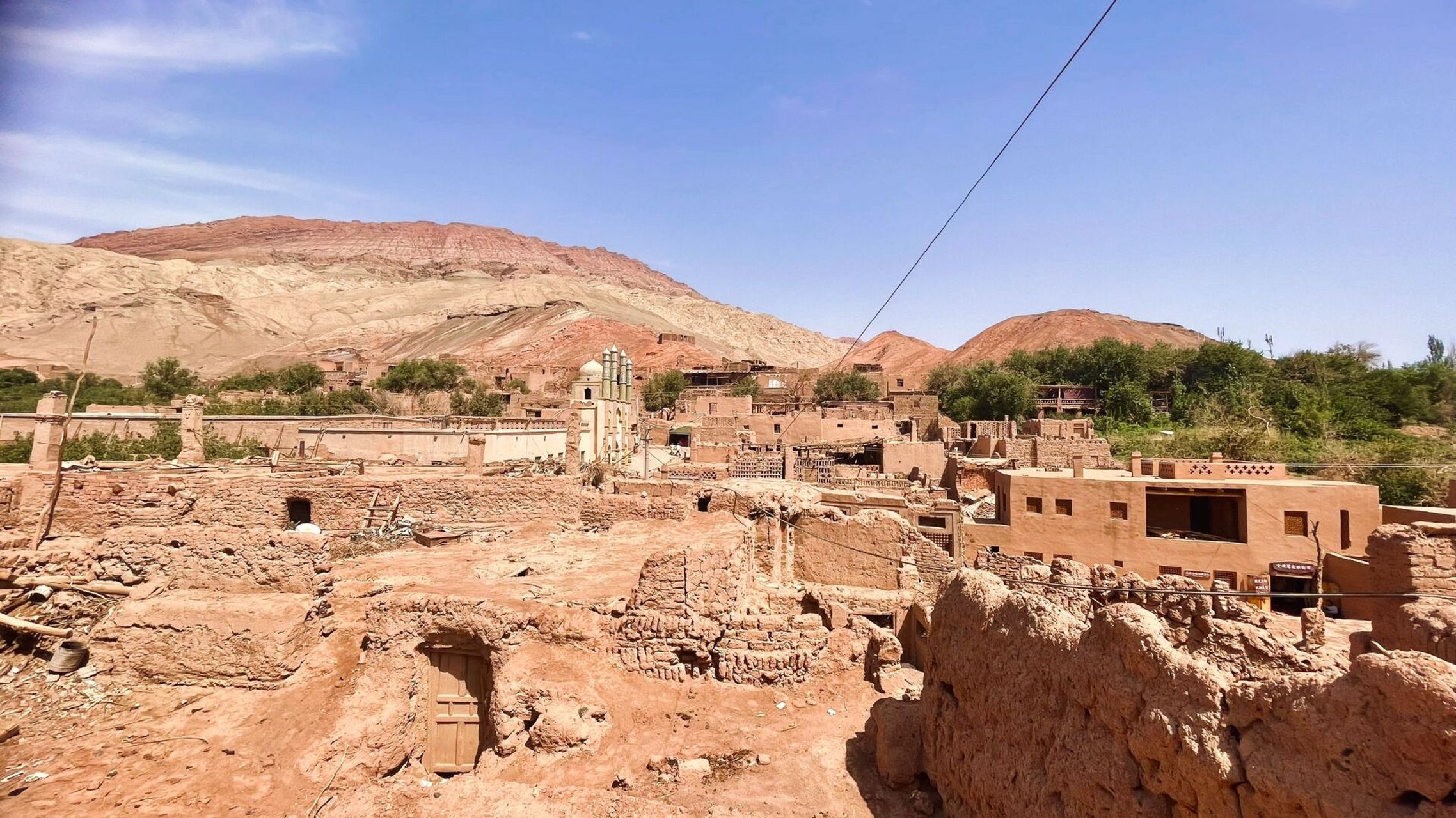 吐鲁番吐峪沟麻扎村村 48摄氏度下探访吐鲁番火焰山下的千年古村～麻