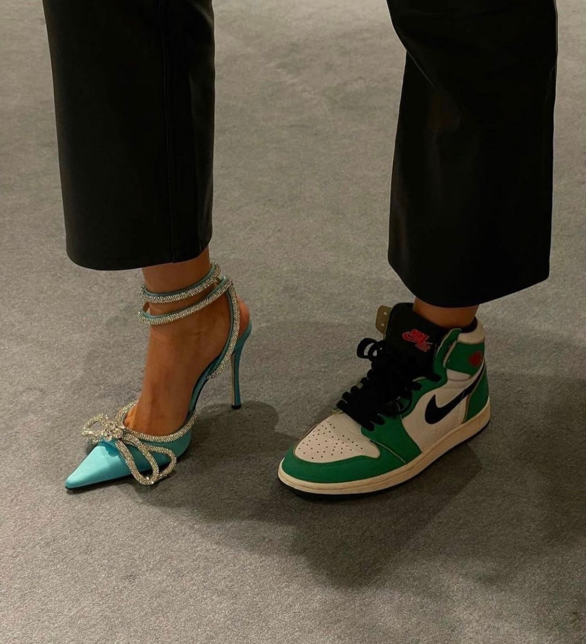 运动鞋vs高跟鞋 都好好看该怎么选