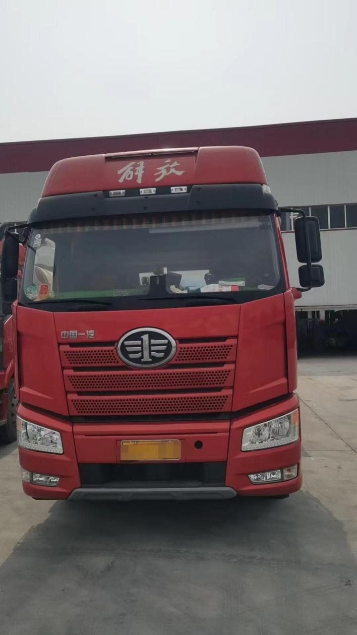 国六22年4月解放460马力智慧版半挂头,保险全险一万九刚买,车刚审验过