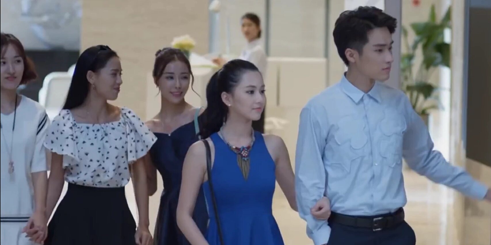 水公司刁难她们误以为是"芦苇微微"的二喜这一集 感觉小雨妖妖真的好