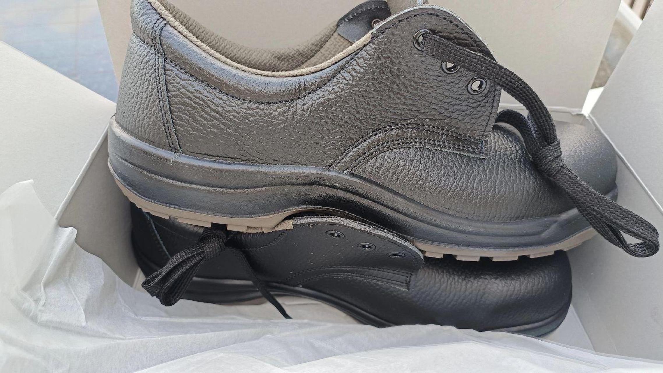 日本midori安全鞋,防静电安全鞋,丰田工厂专用鞋