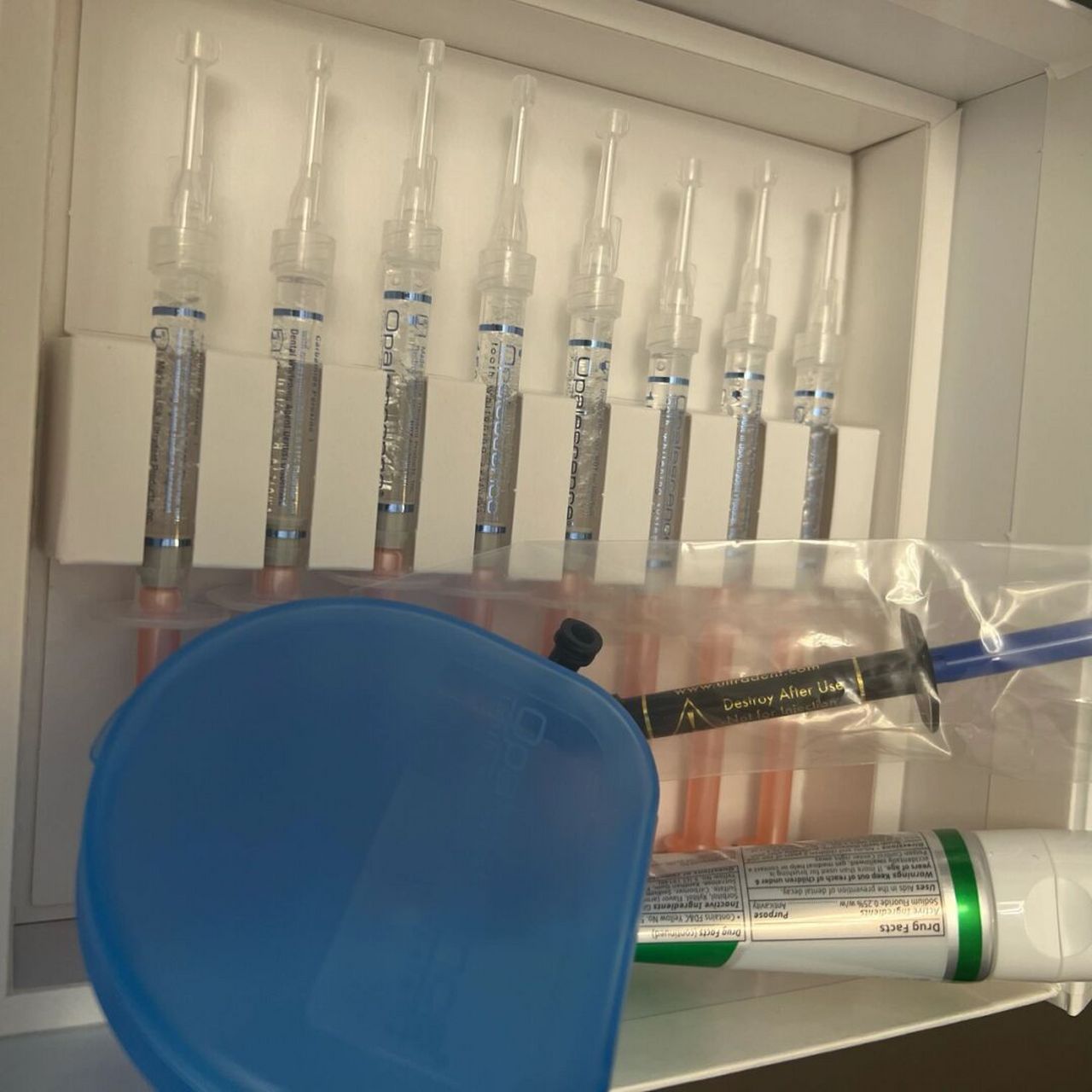 opalescence美国皓齿美白家庭装 因为我有带隐适美,所以听朋友讲入手