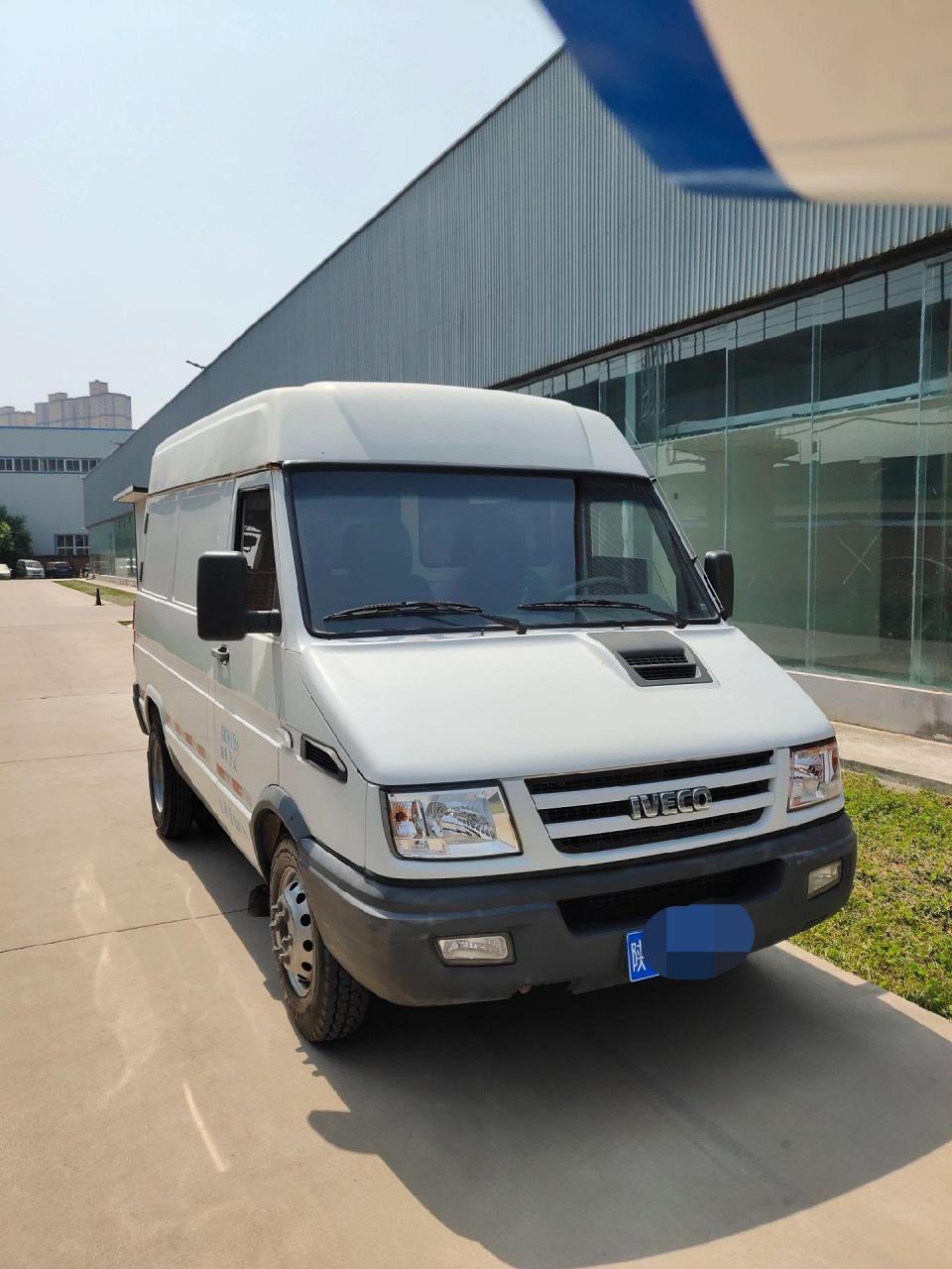 17年依维柯货运版2.8柴油后双轮