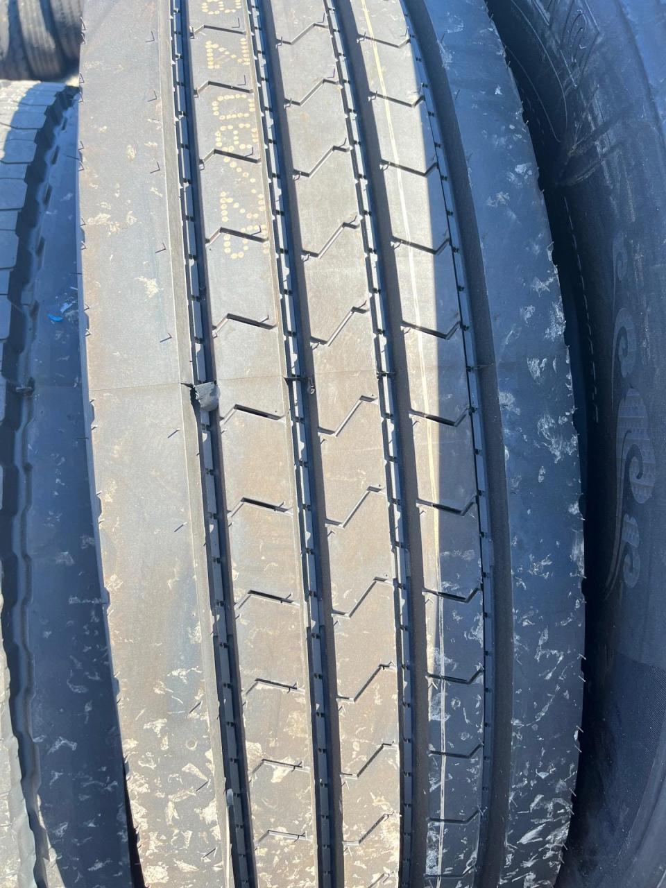 13r22.5.315 295/80r22.5真空胎,千里马二级品到货