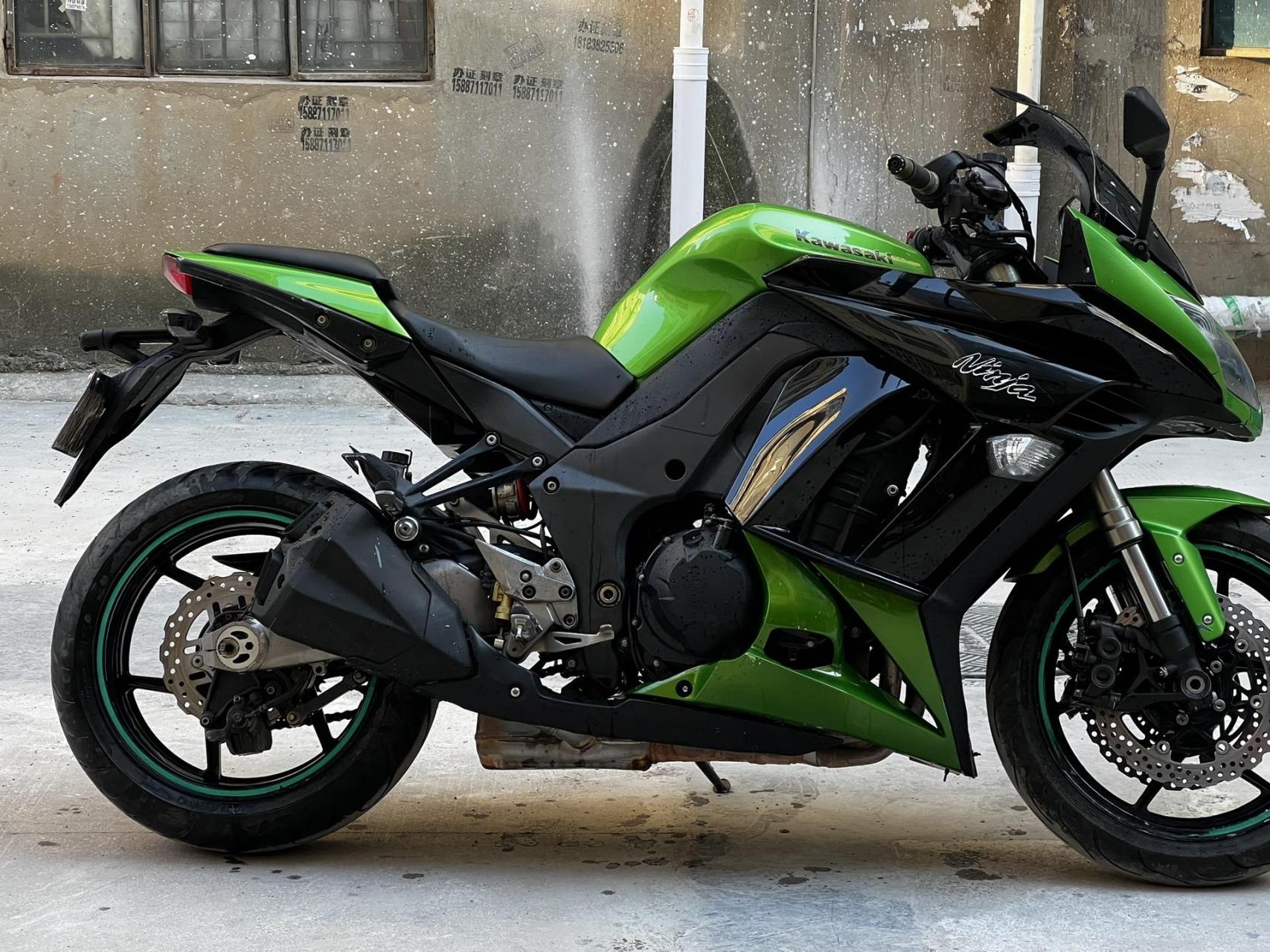 川崎z1000.动力堪比涡轮车,真的暴躁,原版原灯原漆,两把原装芯片钥匙.