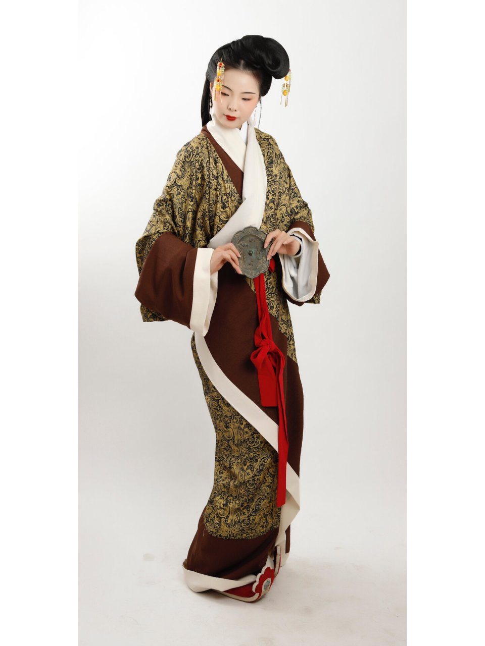 西汉凌云髻造型 #西汉# #曲裾# #马王堆曲裾# ##古装美人图鉴