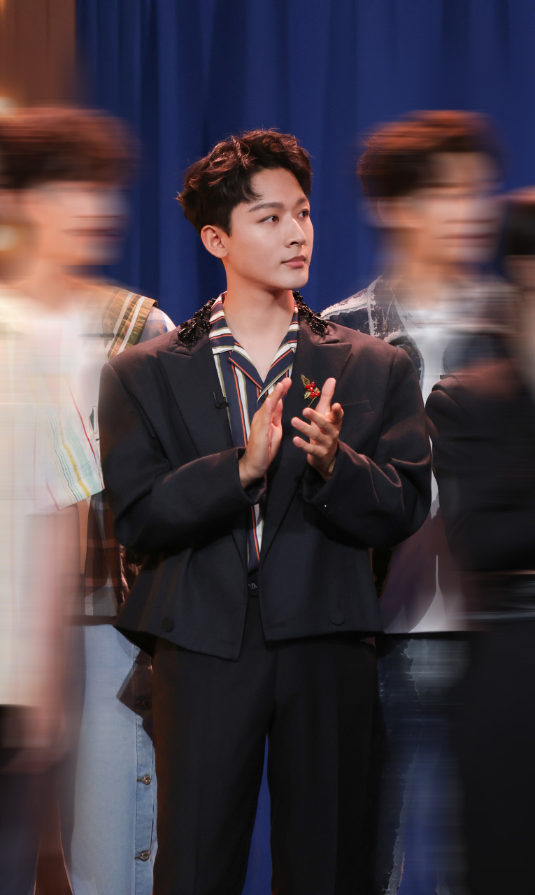 张晚意##张晚意长相思#  今晚和@演员张晚意 一起准时相约#你好衅期