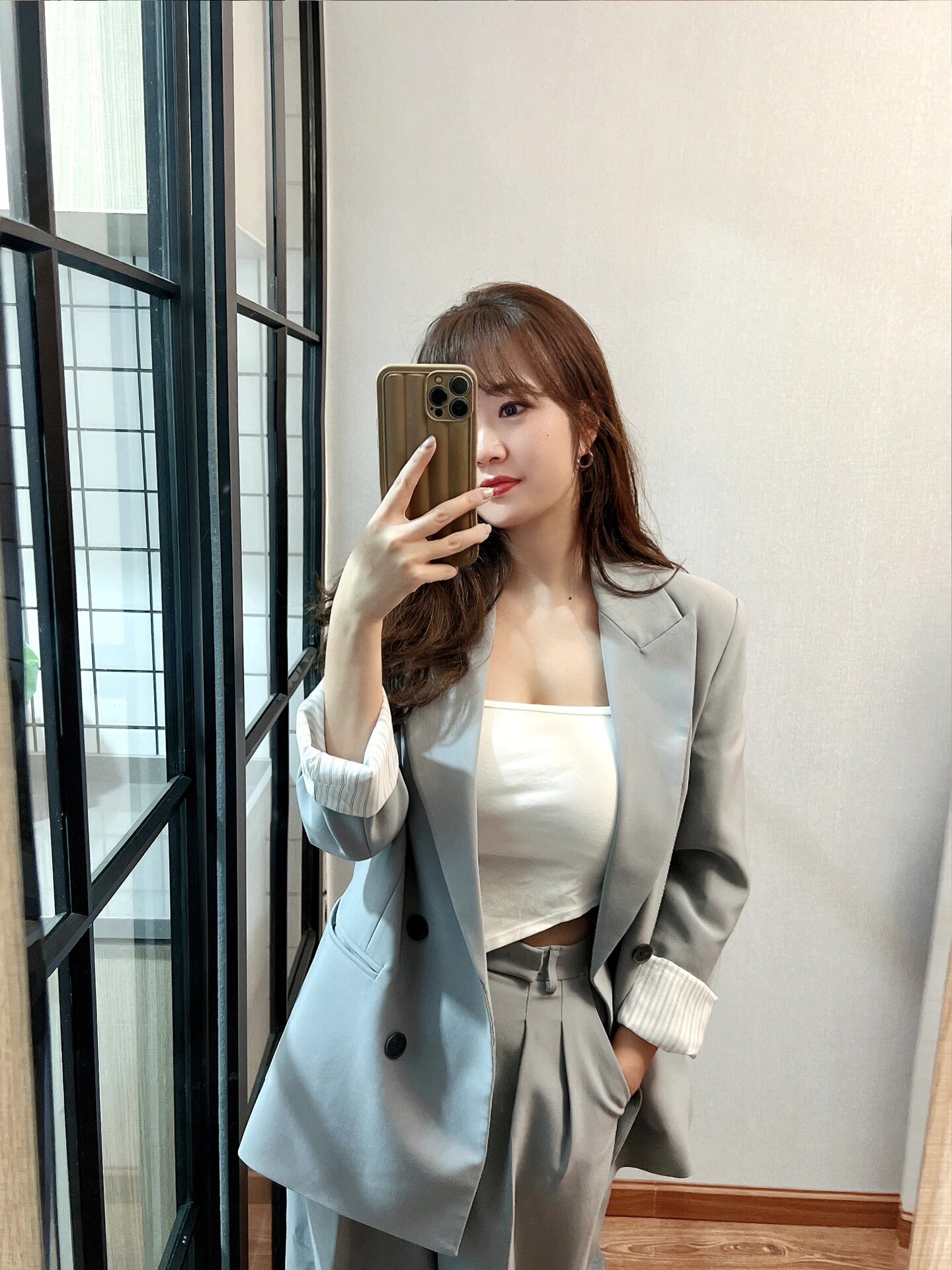 大胸穿搭—西装是必备品