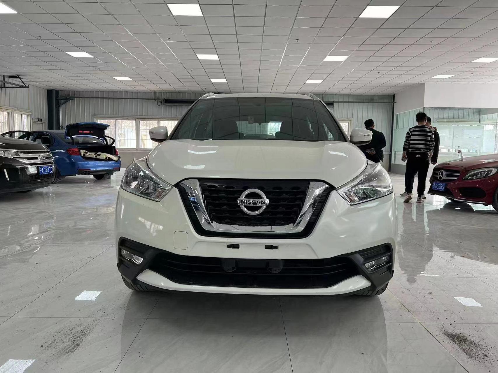 新到19年差点的日产劲客,小型suv,最美白色,自动挡的,才行驶啦7万多