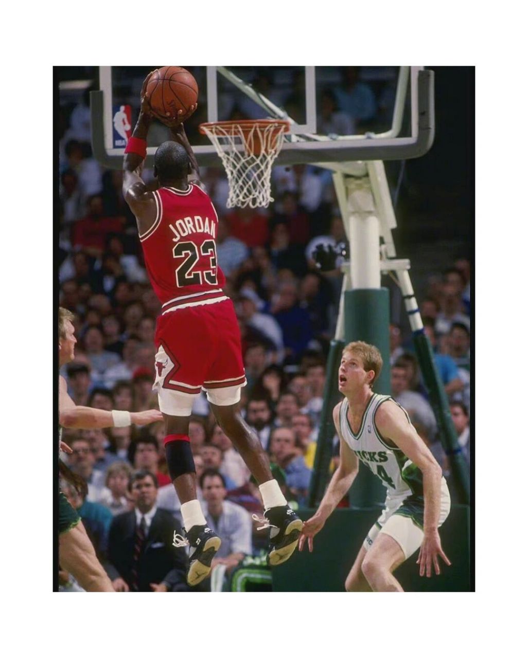99球星简介99 姓名:迈克尔·乔丹 英文名:michael jordan 绰号