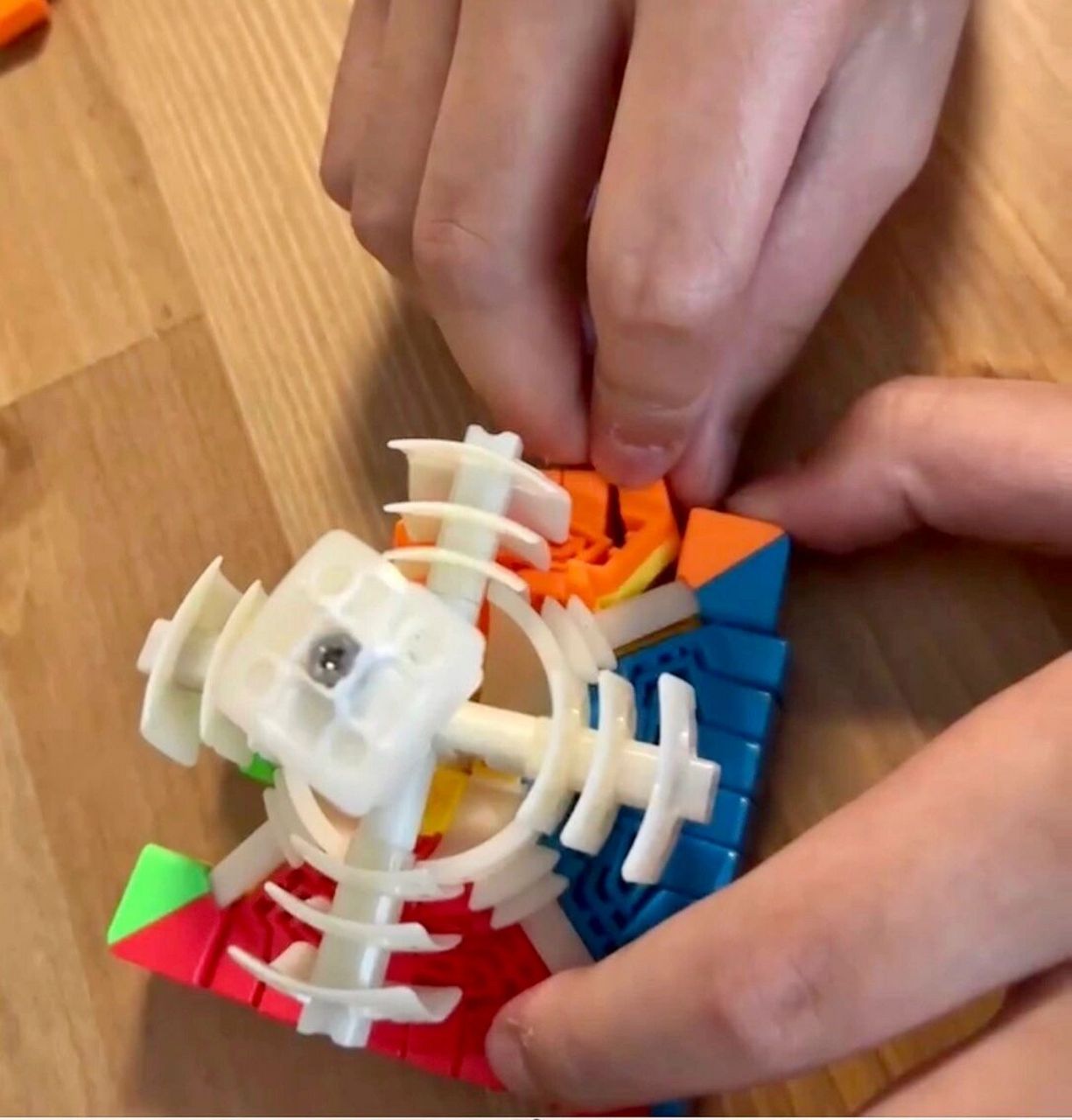 组装九阶魔方 九阶散架,含泪058小时组装完成