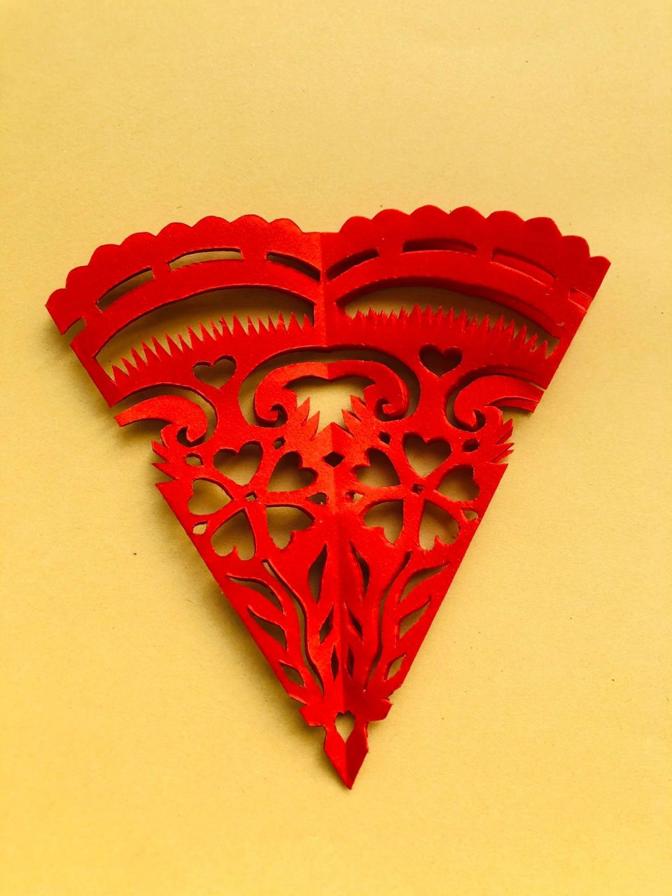 原创剪纸窗花一六折团花教程 原创剪纸窗花一六折团花教程