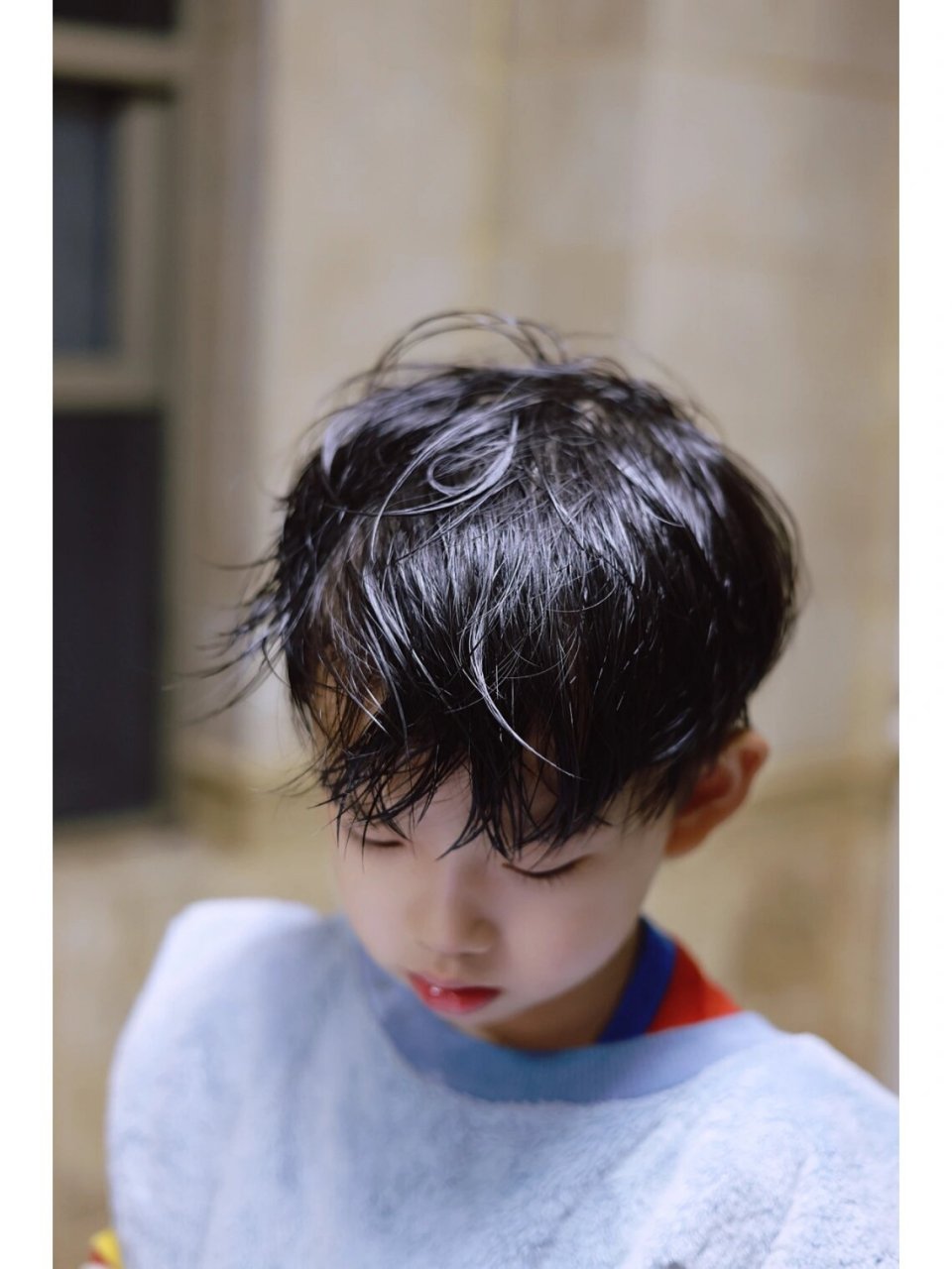 男孩子的发型|小狼尾 乖乖的学生头 也是需要好好护理 经常拍照造型夹