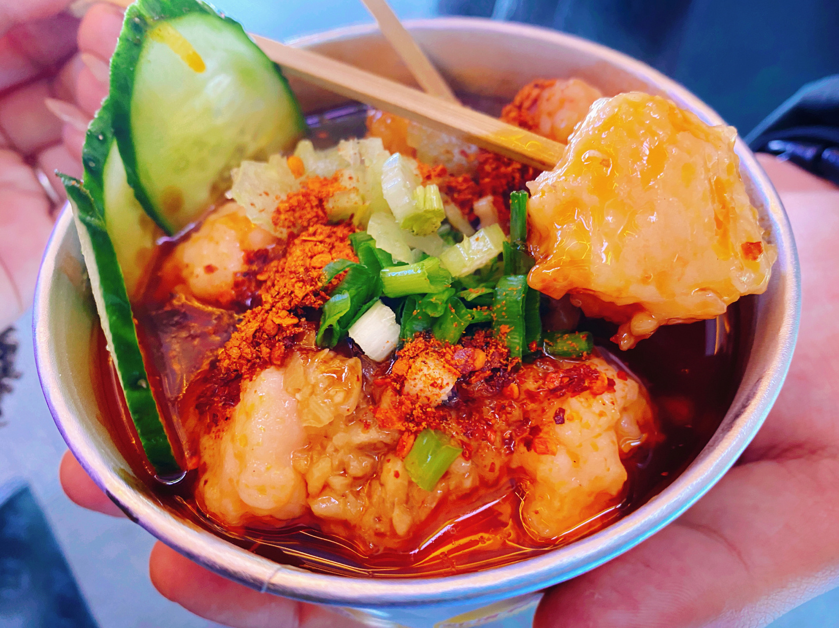 在中街找到了一个宝藏小吃 手打虾滑 我真的太爱吃虾滑了 他家的虾滑