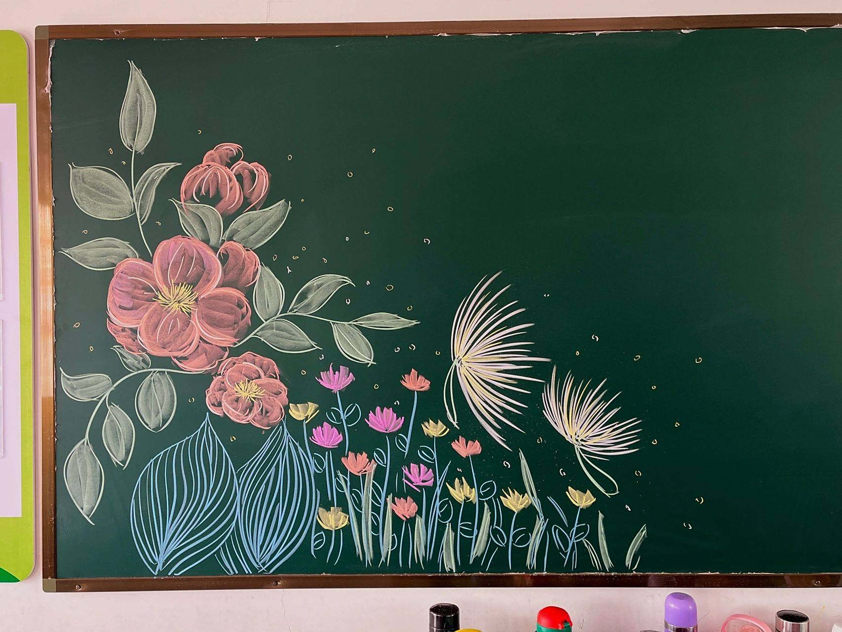 春天的黑板报  春天来啦,黑板报也要充满春天的气息～临摹 的,太好看