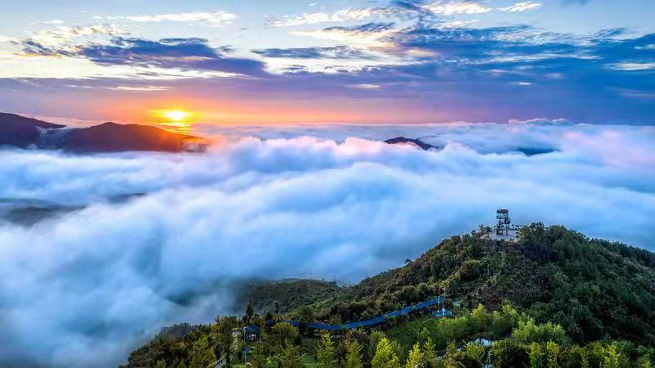 南漳天池山——"天然氧吧,旅游胜地" 夏日莺飞草长,到处郁郁葱葱,正是