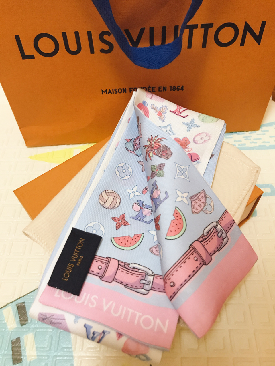lv summer winter 束发带～提前收圣诞礼物 昨天正在和小姐妹儿讨论