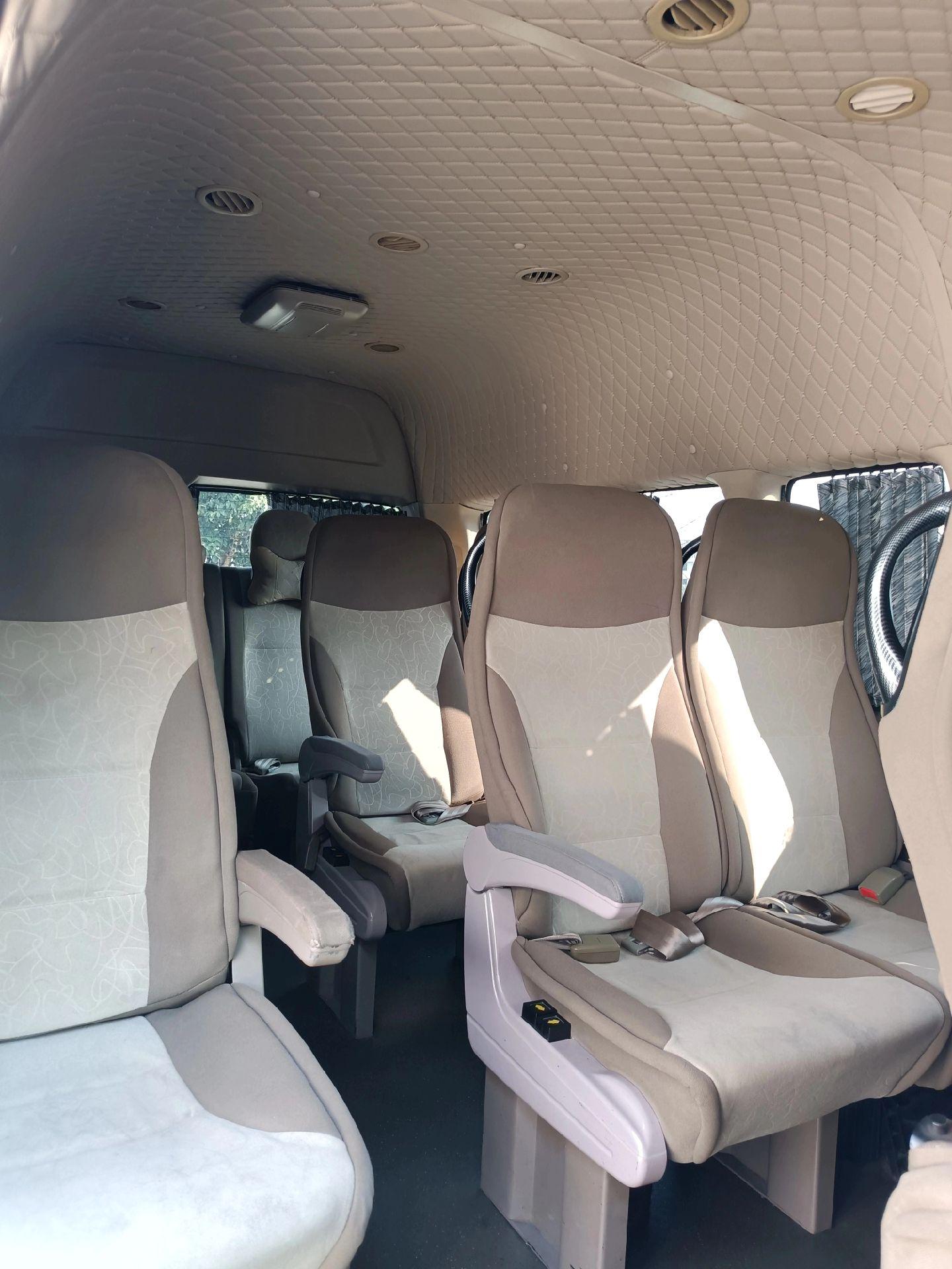 拉人神器,13年八月海格大海狮商务车,非营运,中型15座,汽油2.