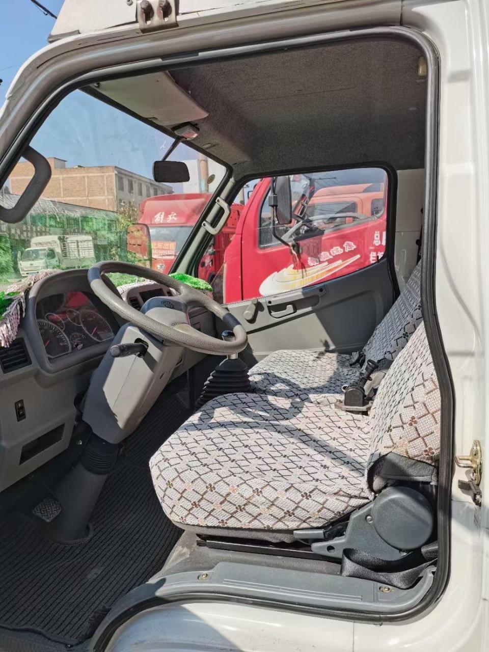 首付"9999"开走 18年8月上户,解放霸铃双排座 柴油490国五,气刹 5档