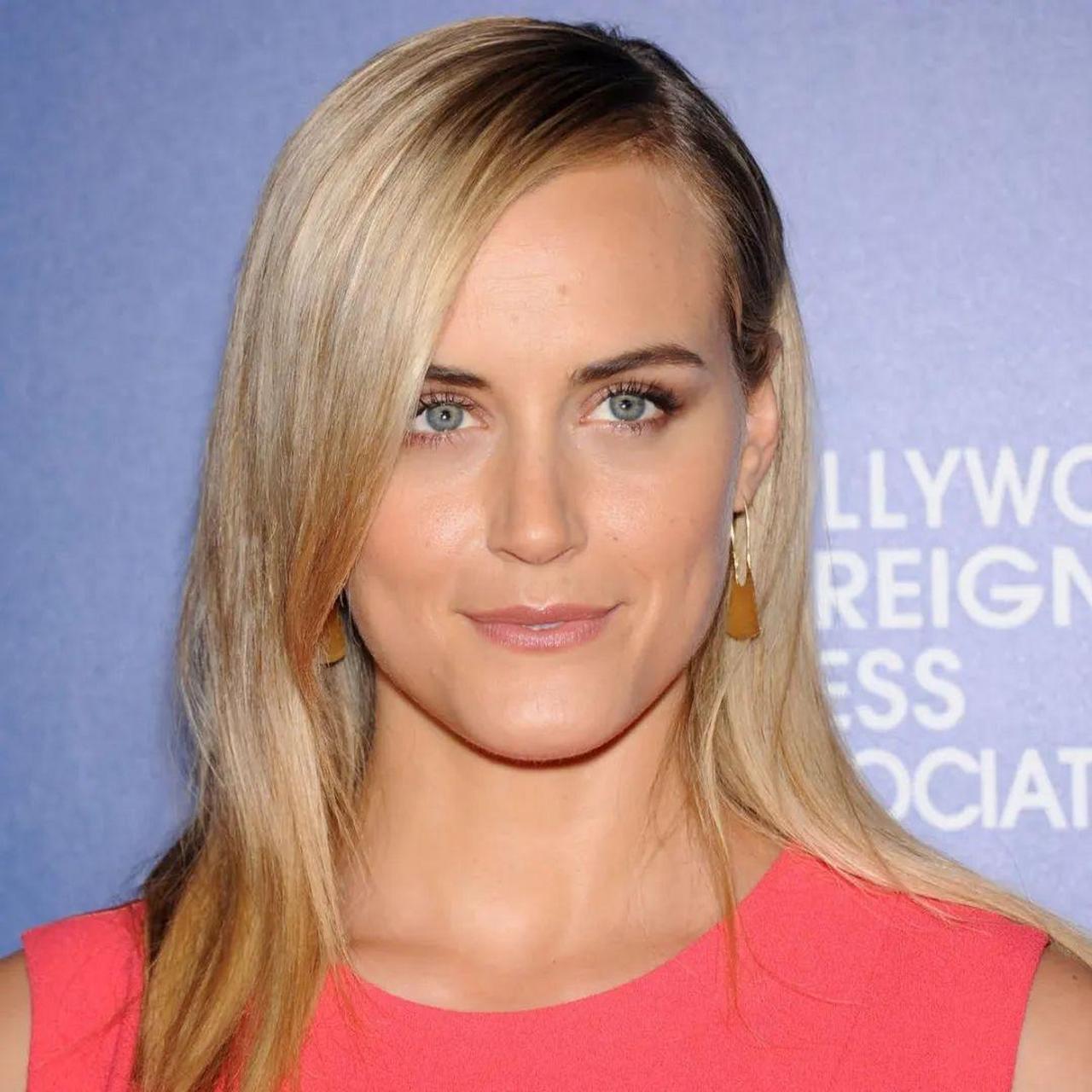 美国女演员02taylor schilling(泰勒·席琳)最近出席了的一部美剧的