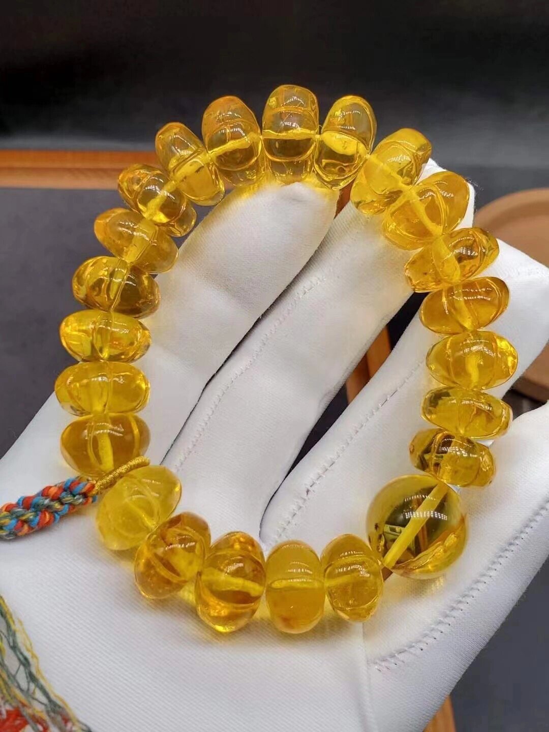 7mm,天然俄料原矿金珀南瓜珠单圈手串,颜色金黄均匀,做工精细,黄灿灿