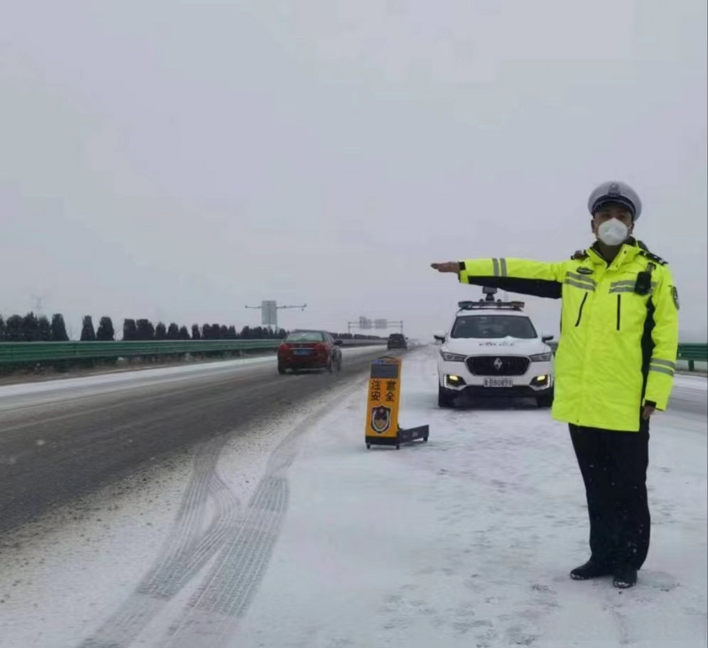 目前,菏澤高速公路轄區內溫度仍然較低,道路暢通,濮新高速暫不具備