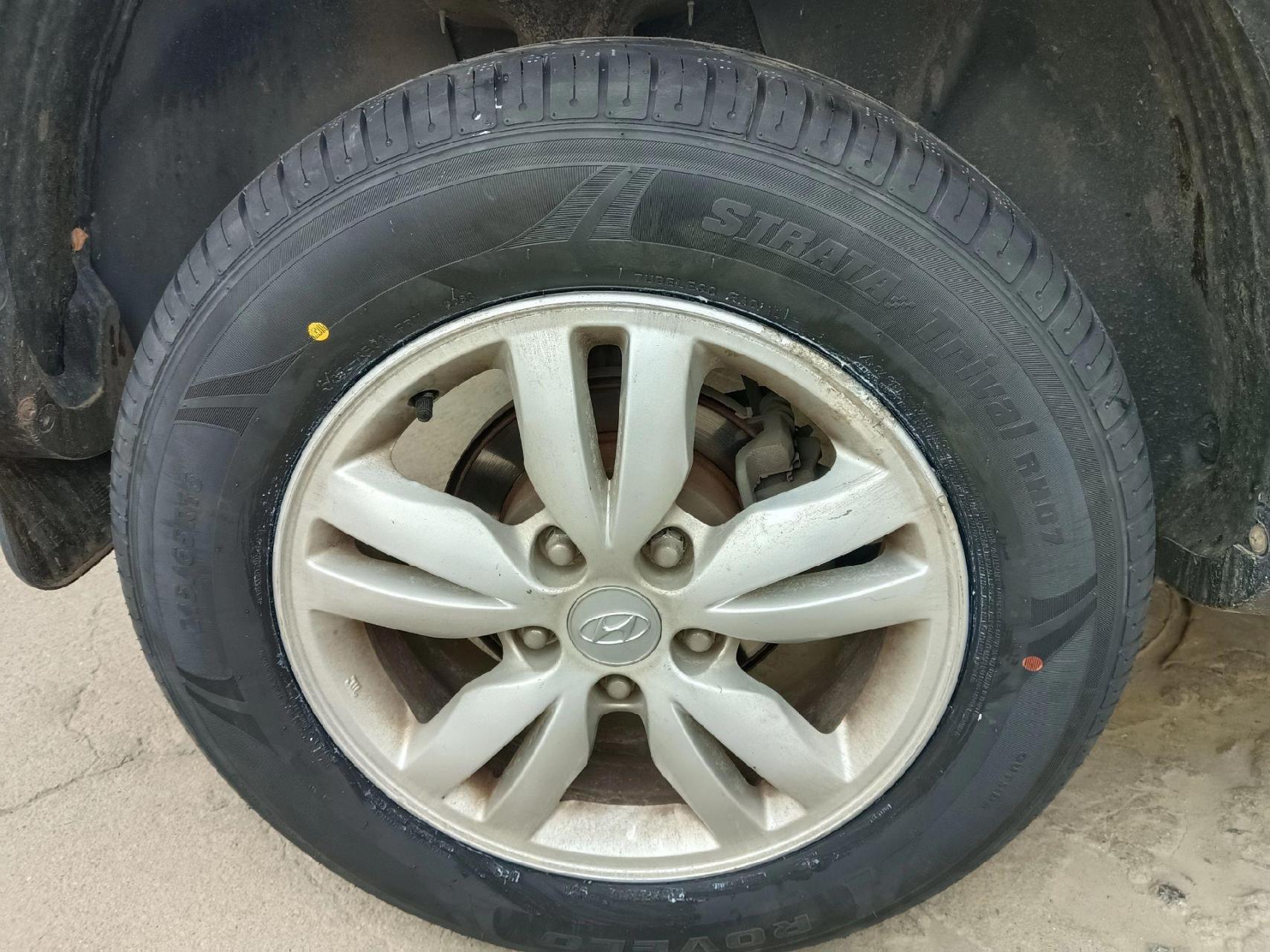 现代途胜更换赛轮锐科途轮胎215-65-16两条,完美上车.