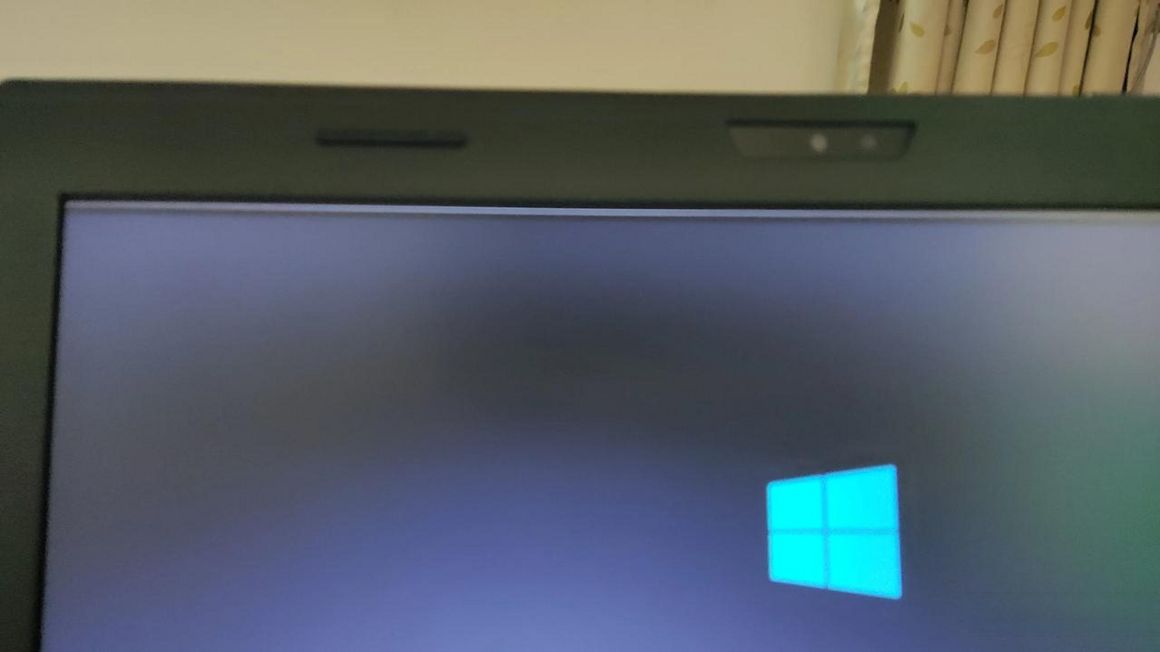 联想笔记本e4430,开机的时候,经常白屏,啥也没显示,但外接显示器,正常